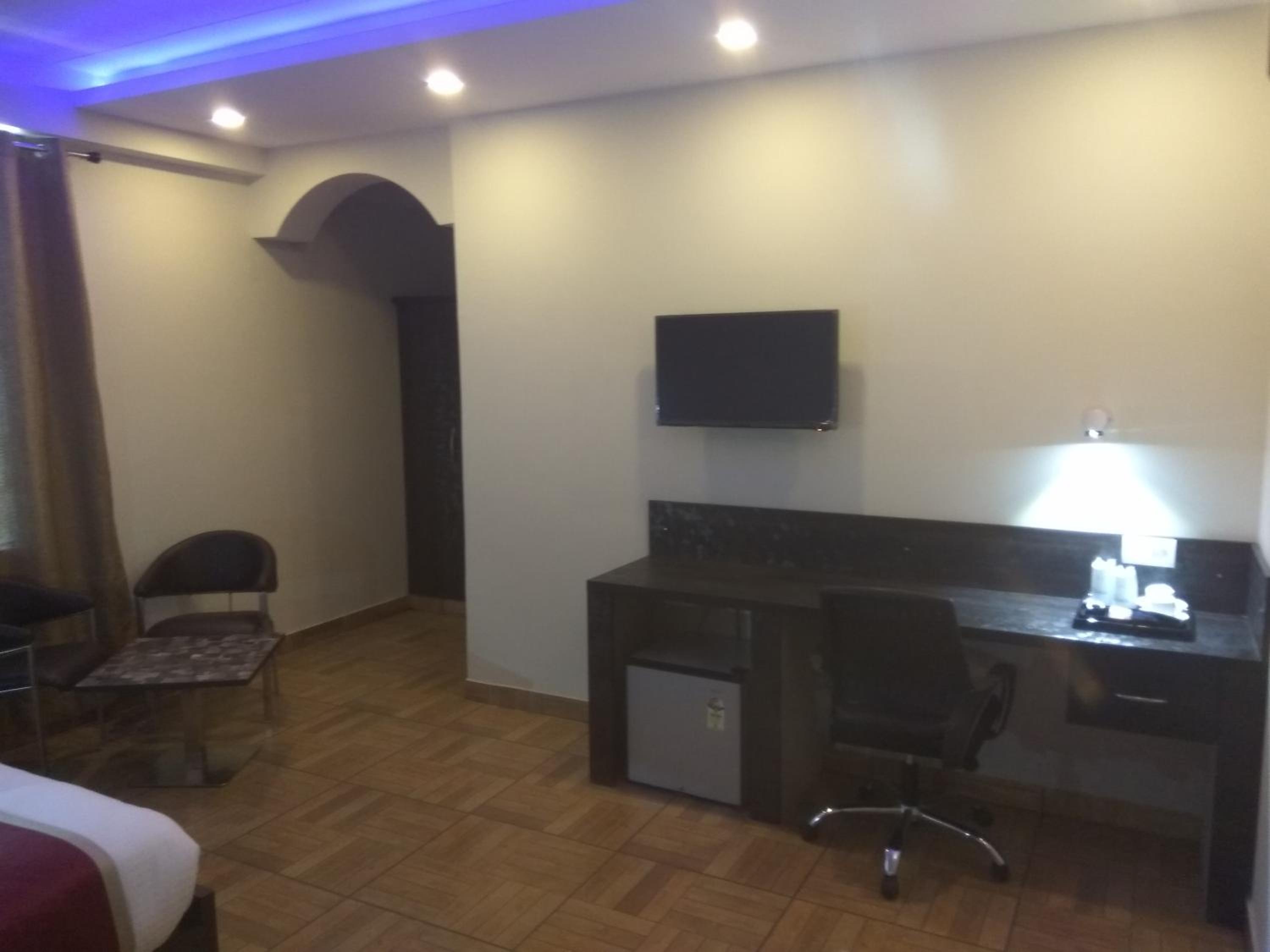 Superior Twin Room with City View