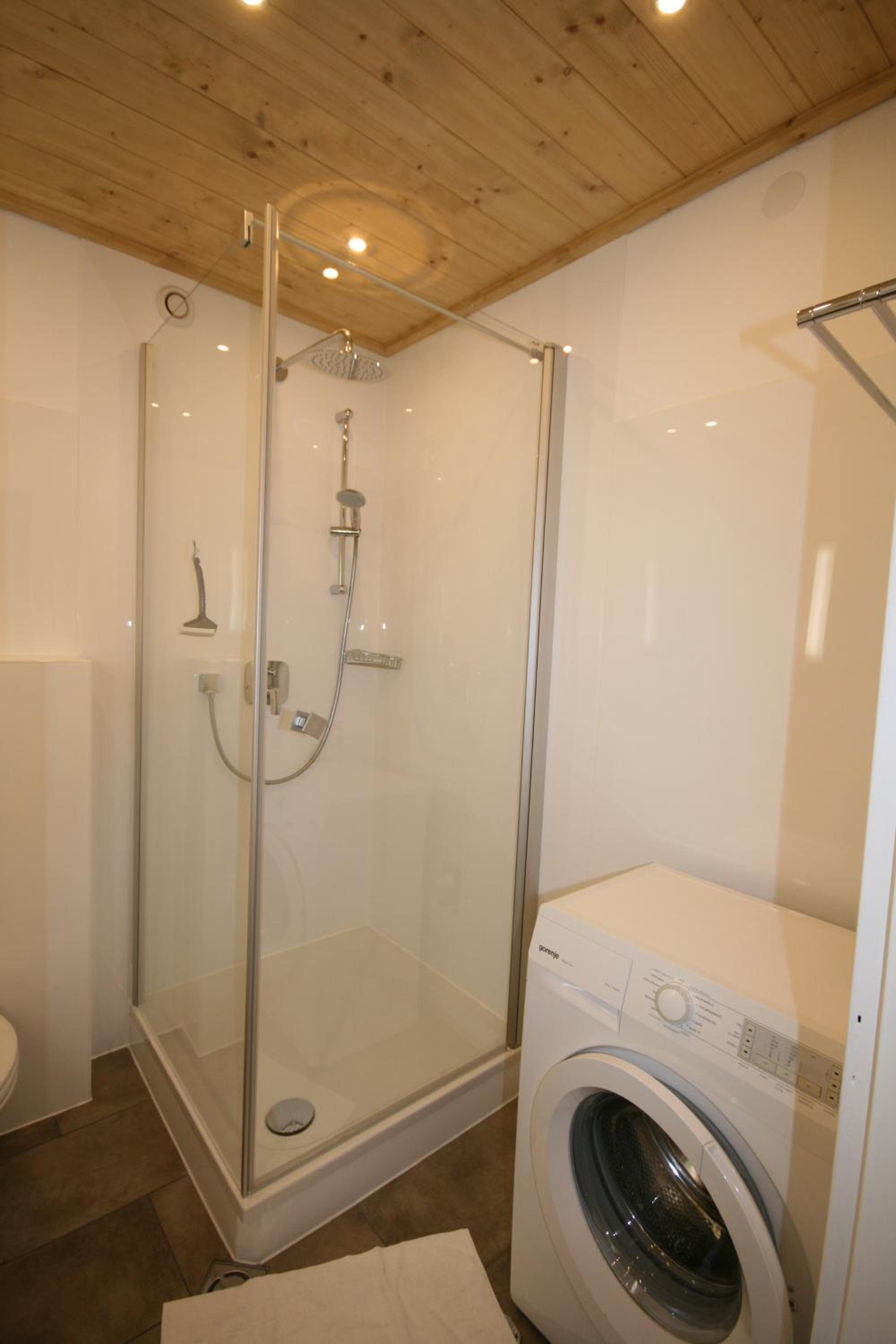 Standard One-Bedroom Apartment with Balcony - Photo 8