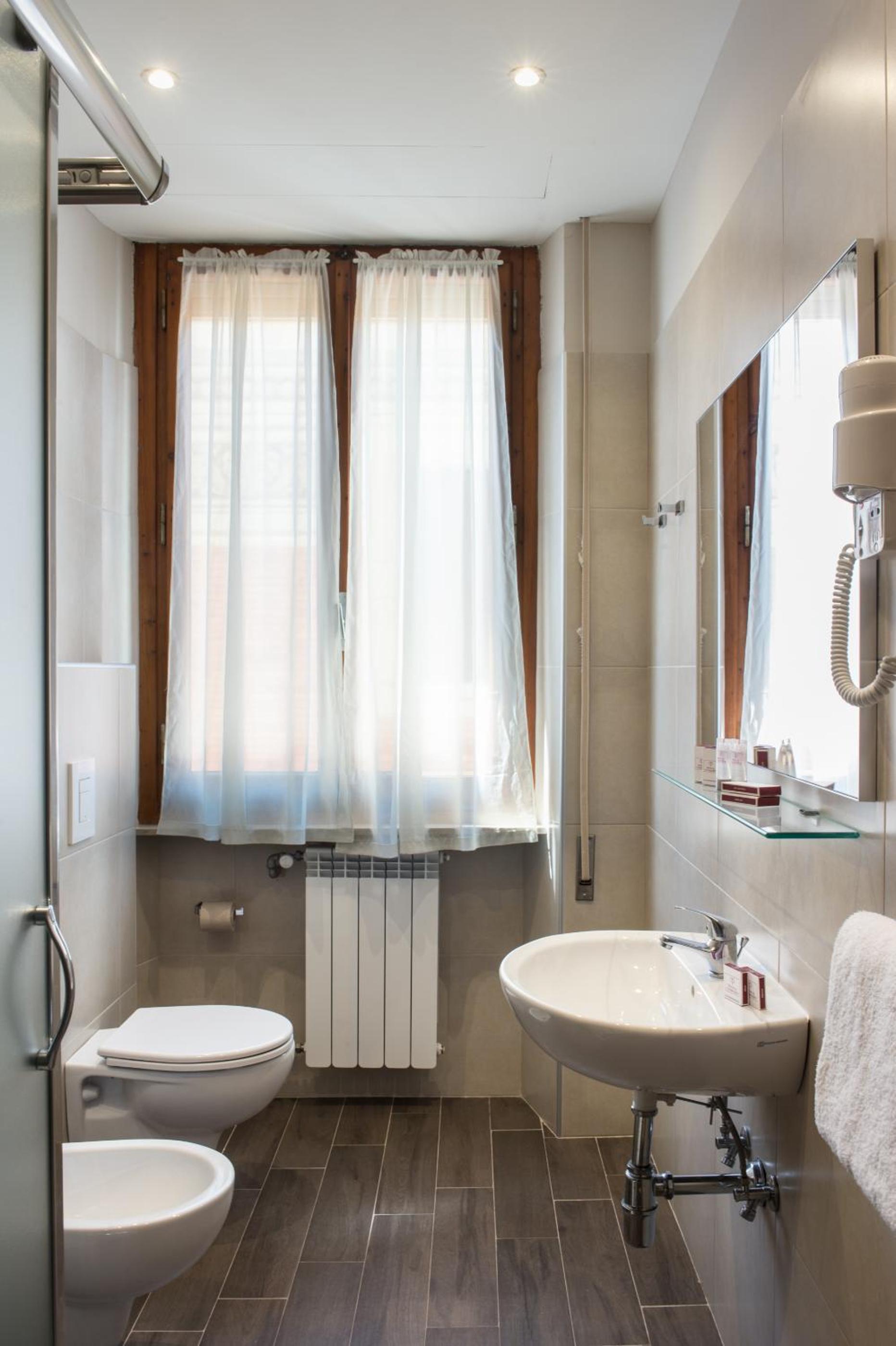 Superior Double Room - Photo 16