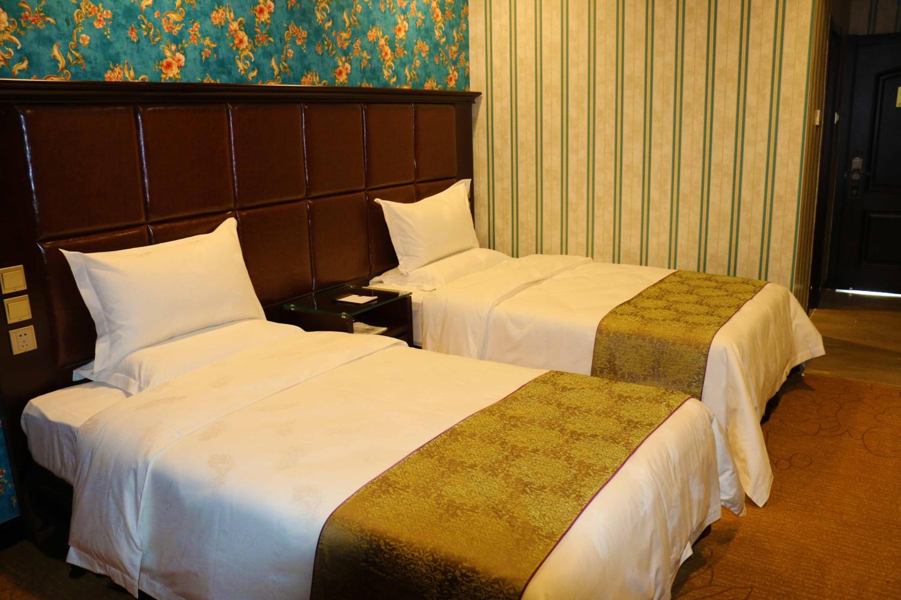 Mainland Chines Citizens - Standard Twin Room photo 2