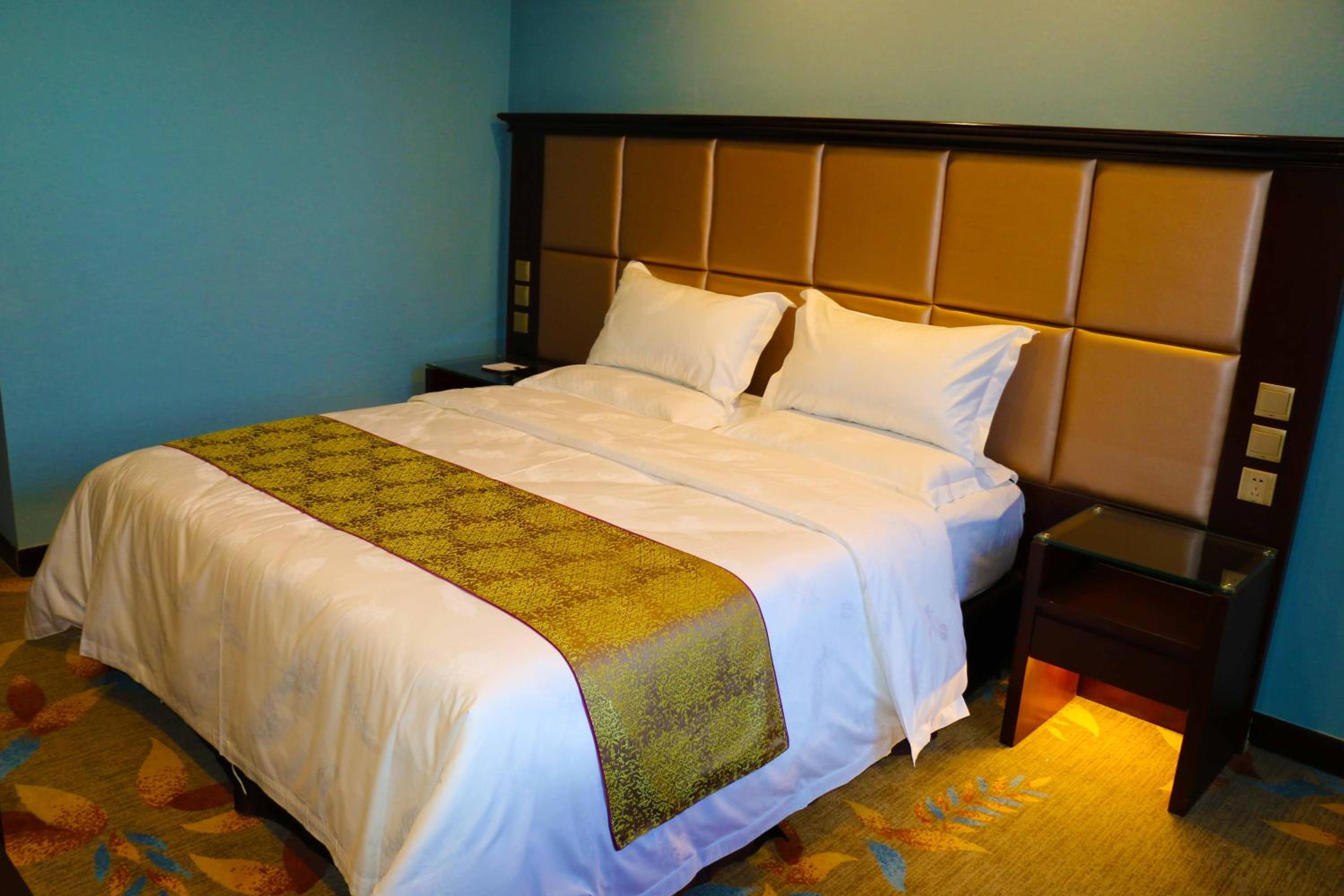 Mainland Chines Citizens - King Room photo 3