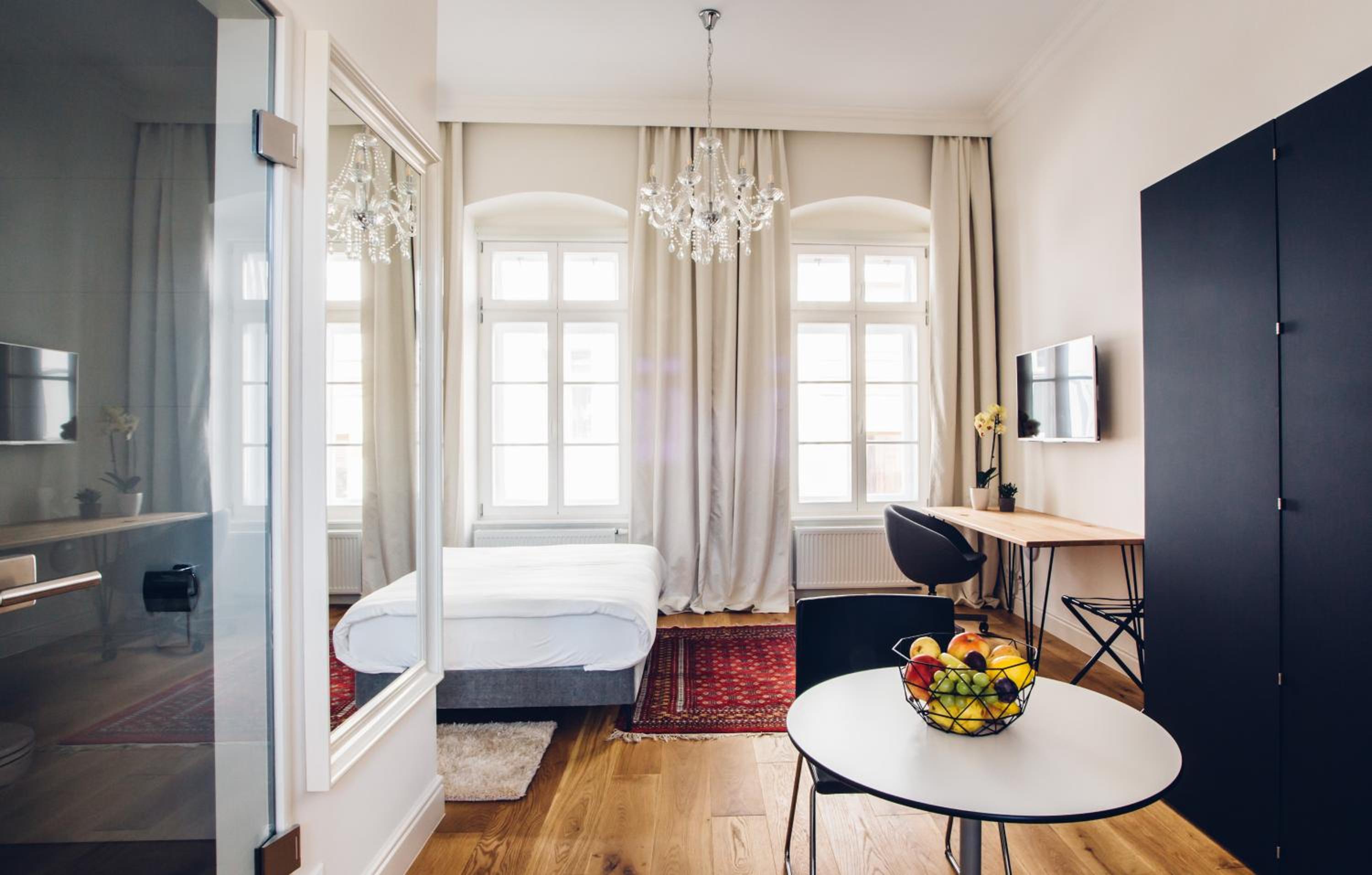 Studio Apartment photo 1