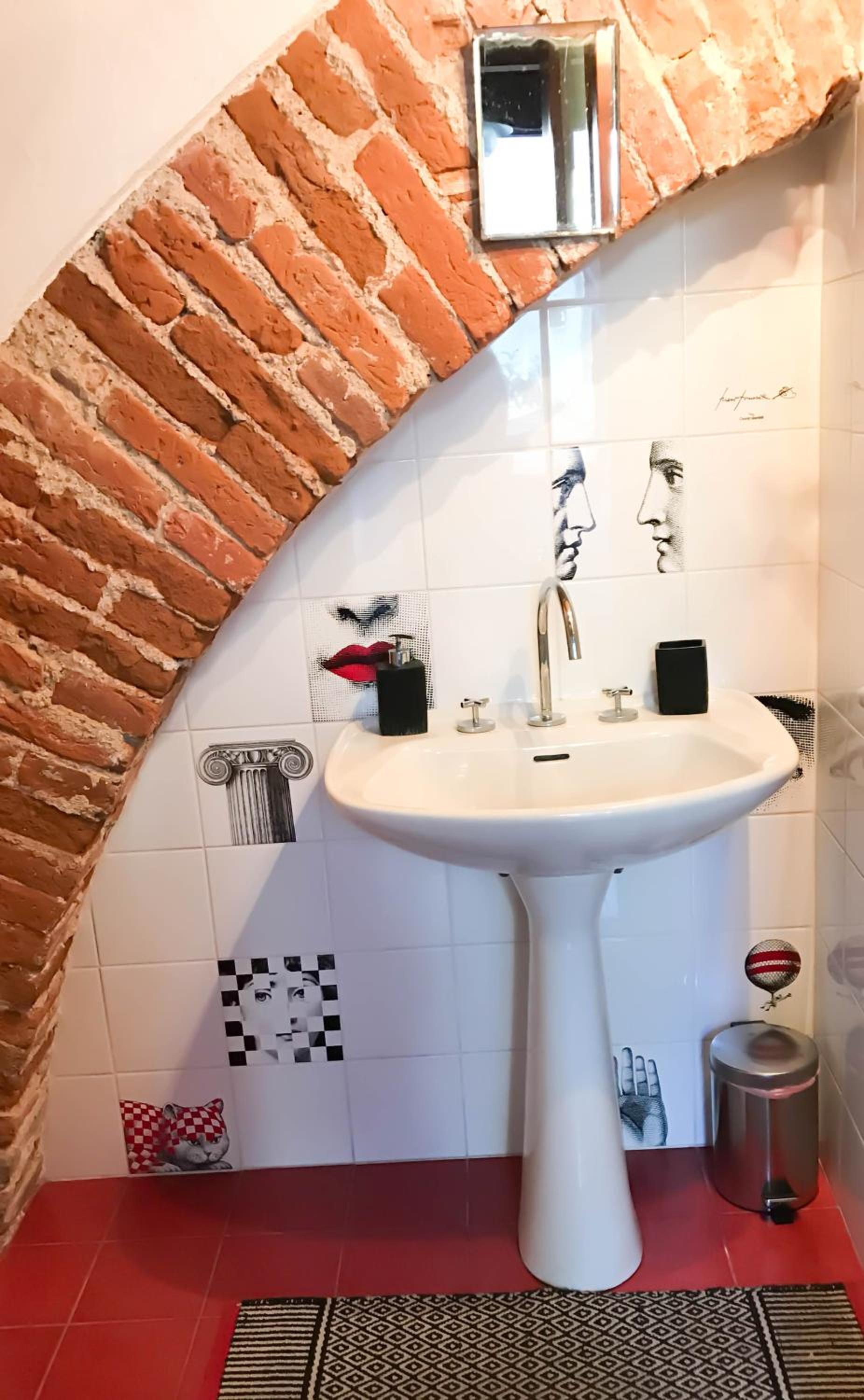 Single Room with Bathroom photo 2