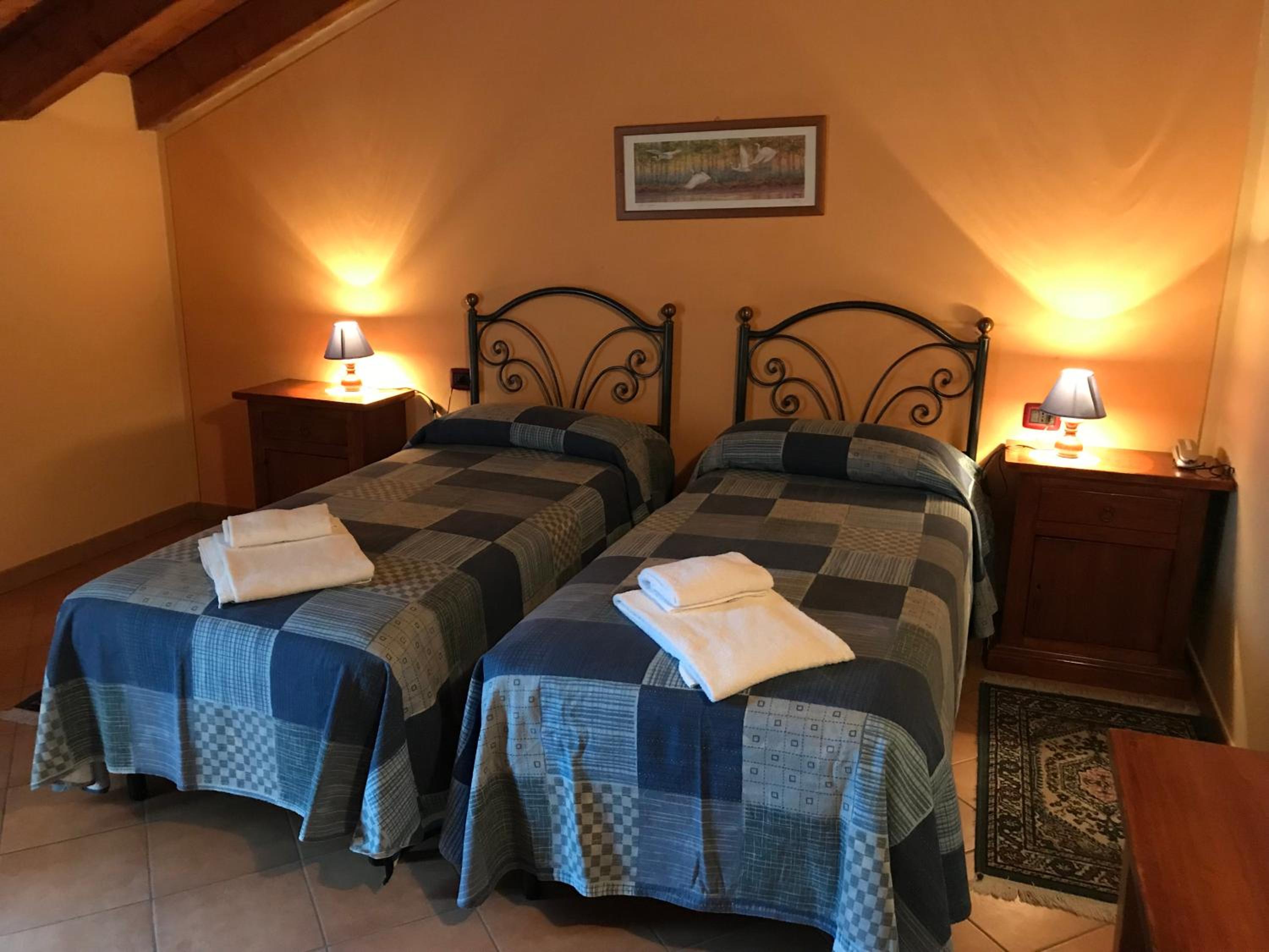 Double or Twin Room - Photo 3