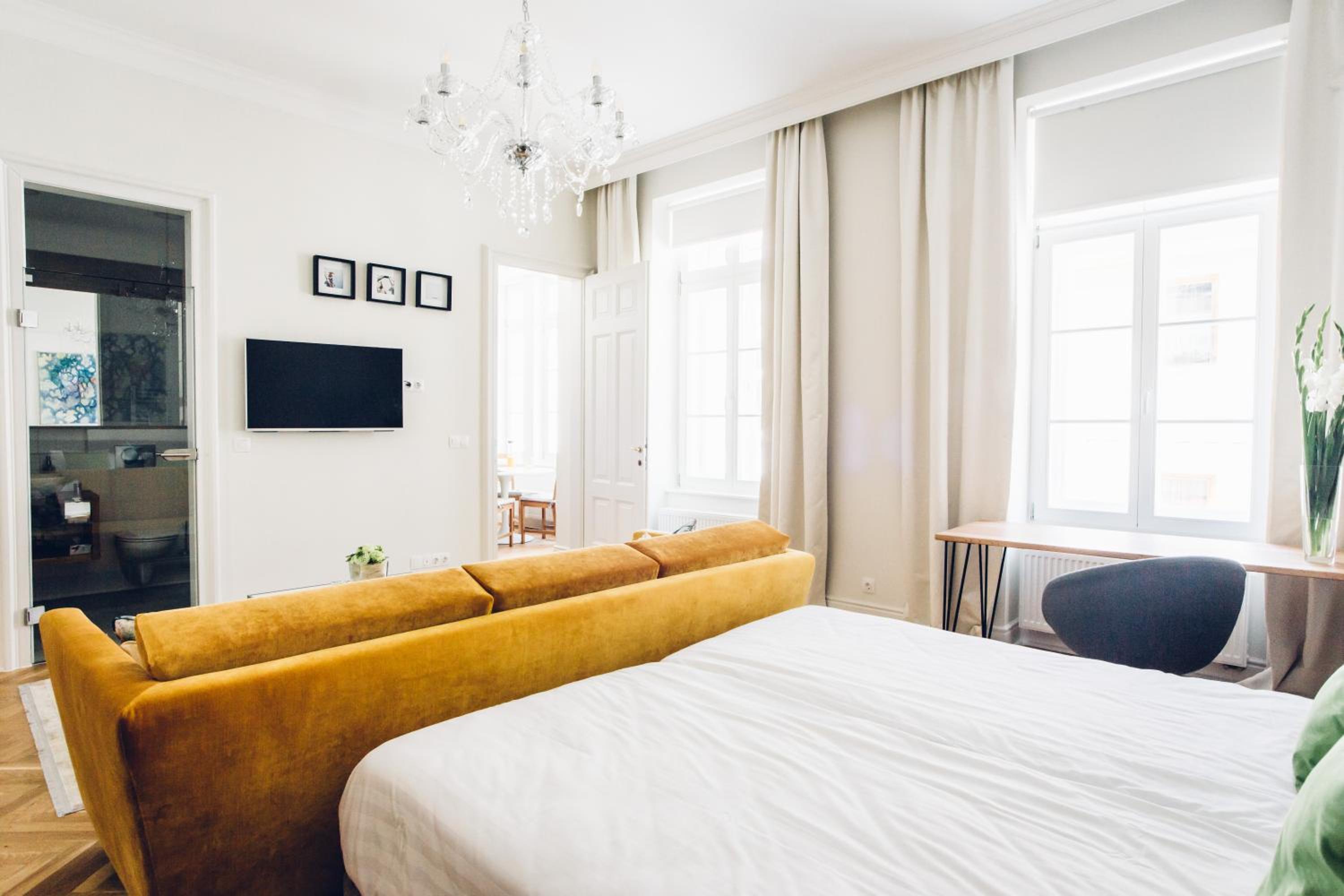 Large Double or Twin Room - Photo 13