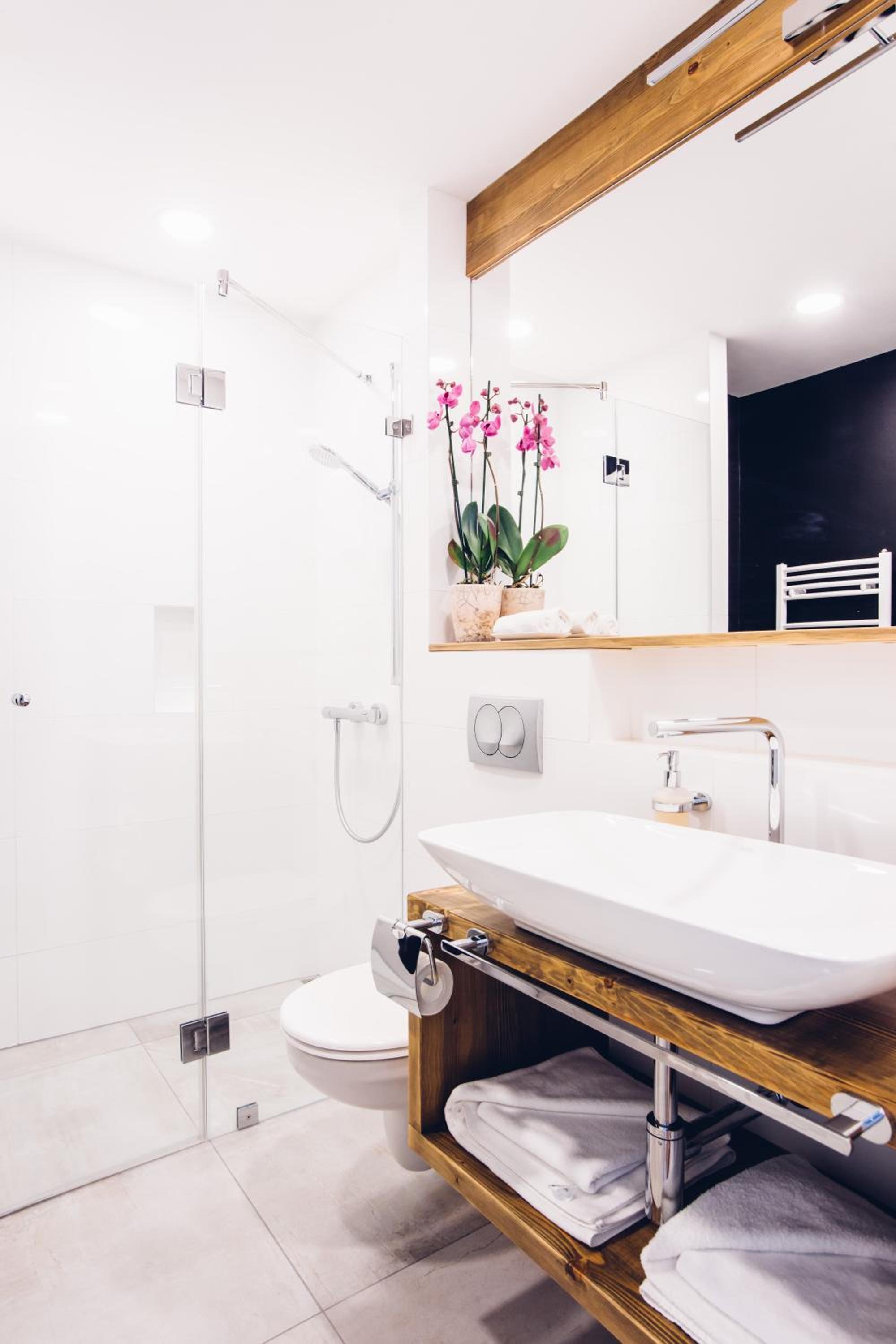 Large Double or Twin Room - Photo 10