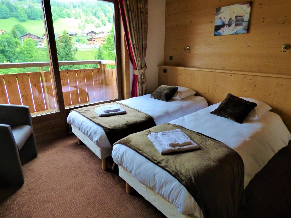 Double or Twin Room with Mountain View photo 2