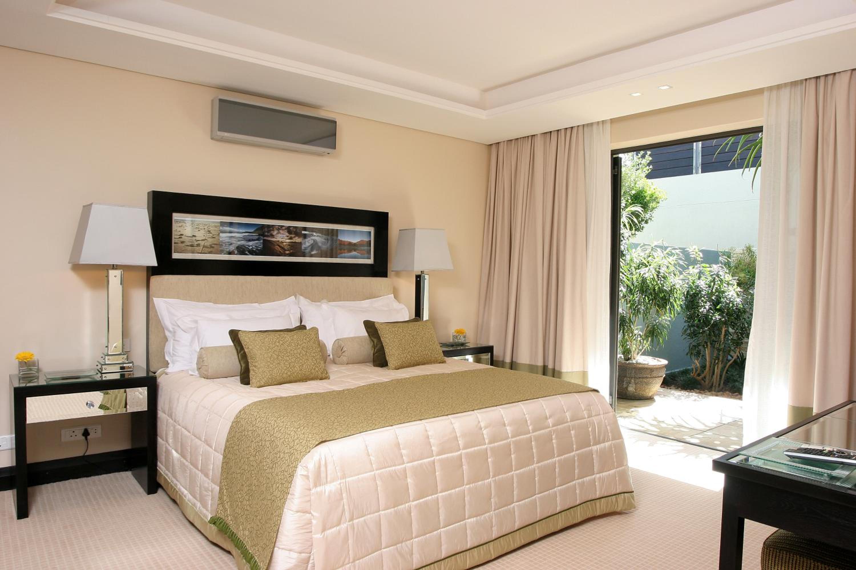 Luxury Suite - Photo 4