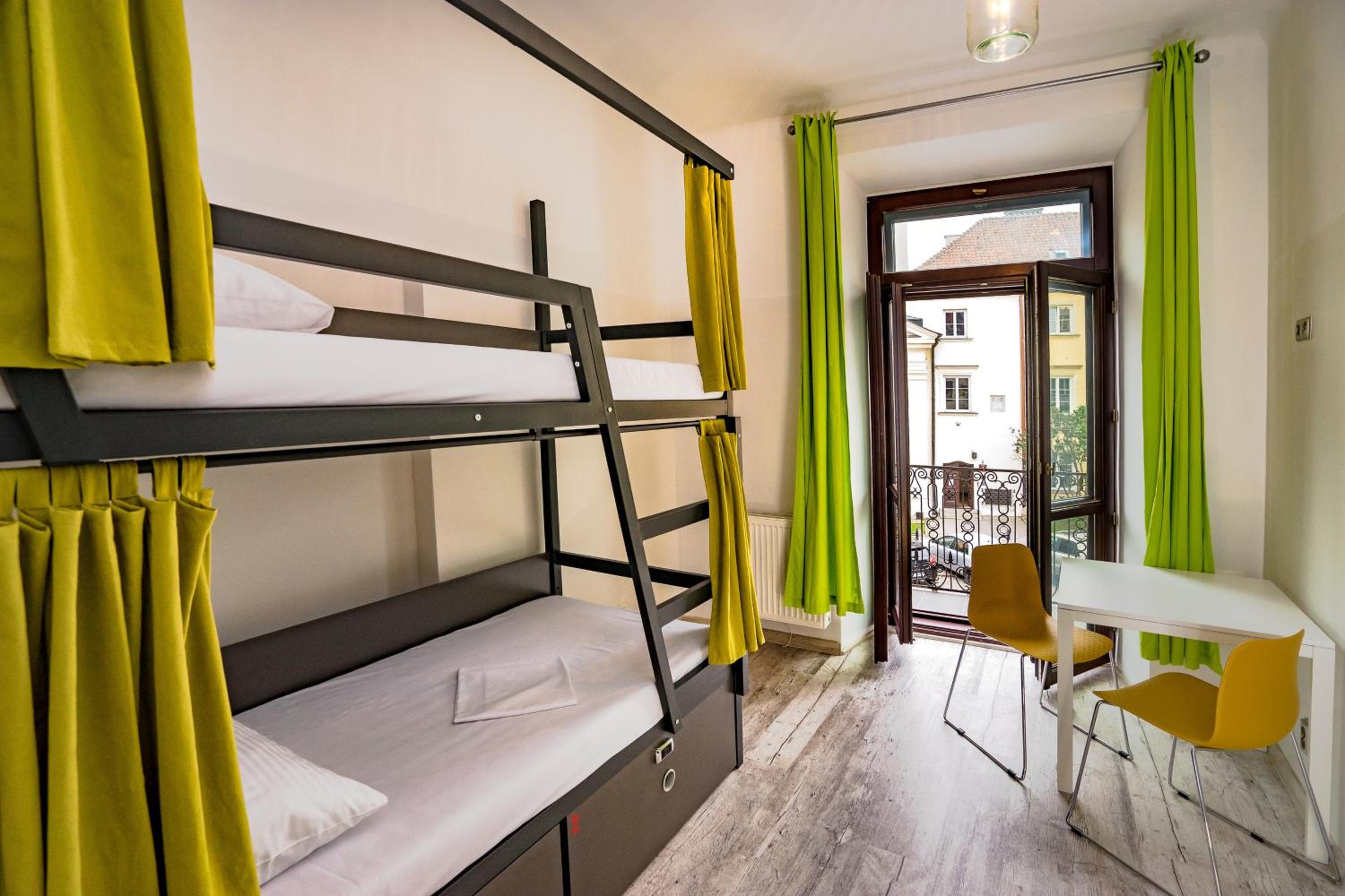 Bed in 6-Bed Mixed Dormitory Room photo 2