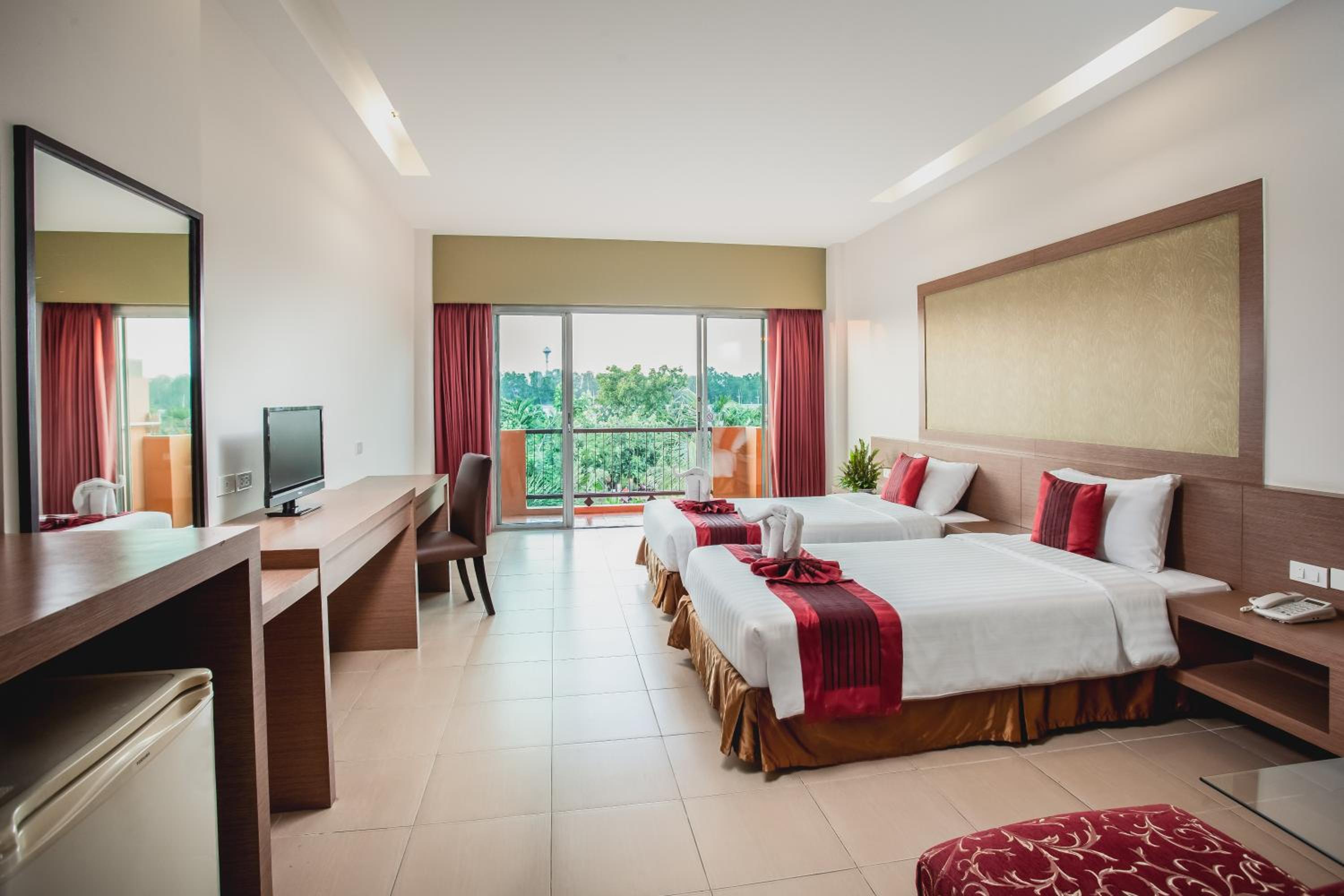 Superior Double or Twin Room - Photo 16