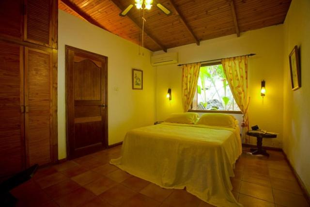 Villa photo 2
