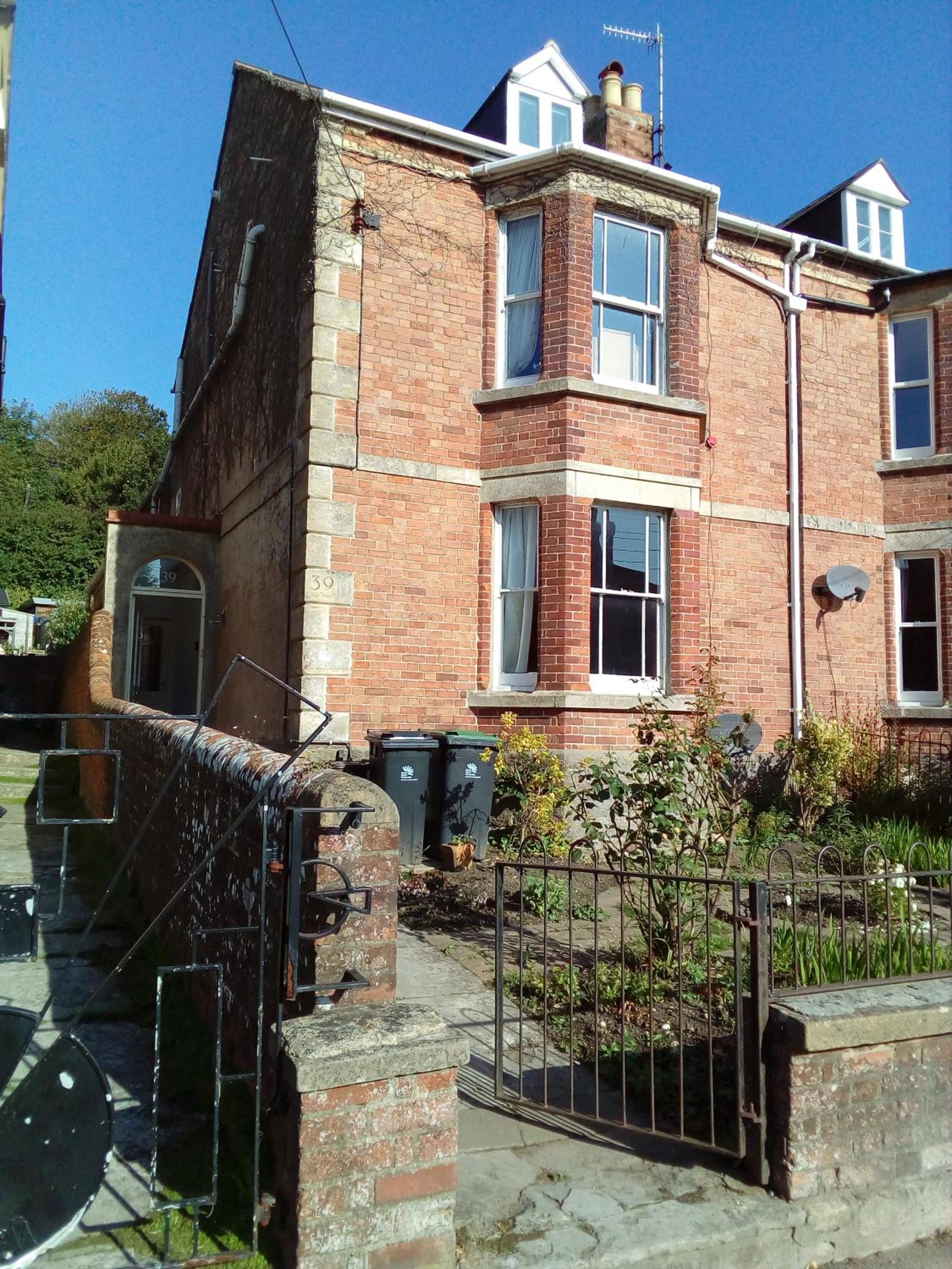 Double Room with Garden View - Photo 3