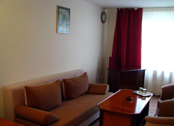 Suite - Photo 5