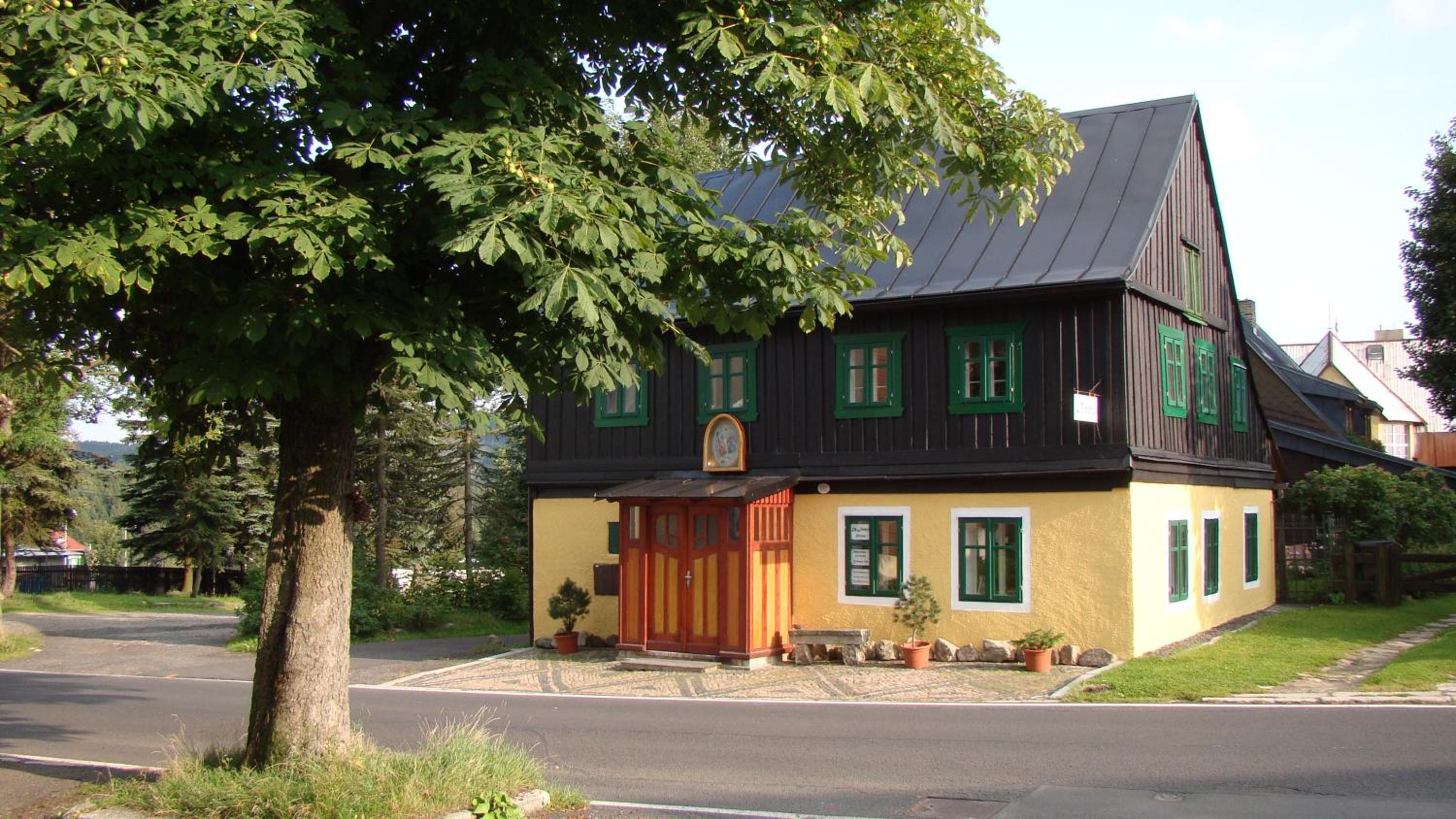 Three-Bedroom Chalet photo 1