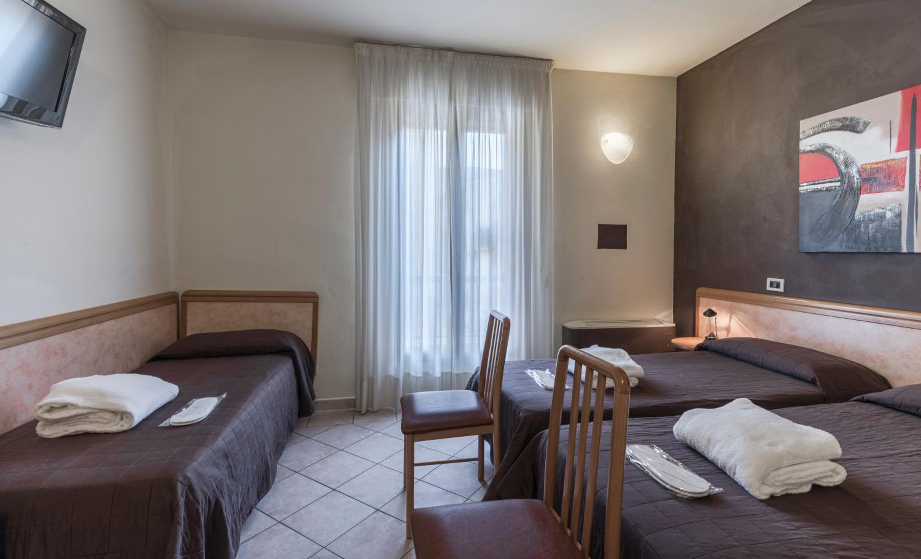 Triple Room - Photo 1