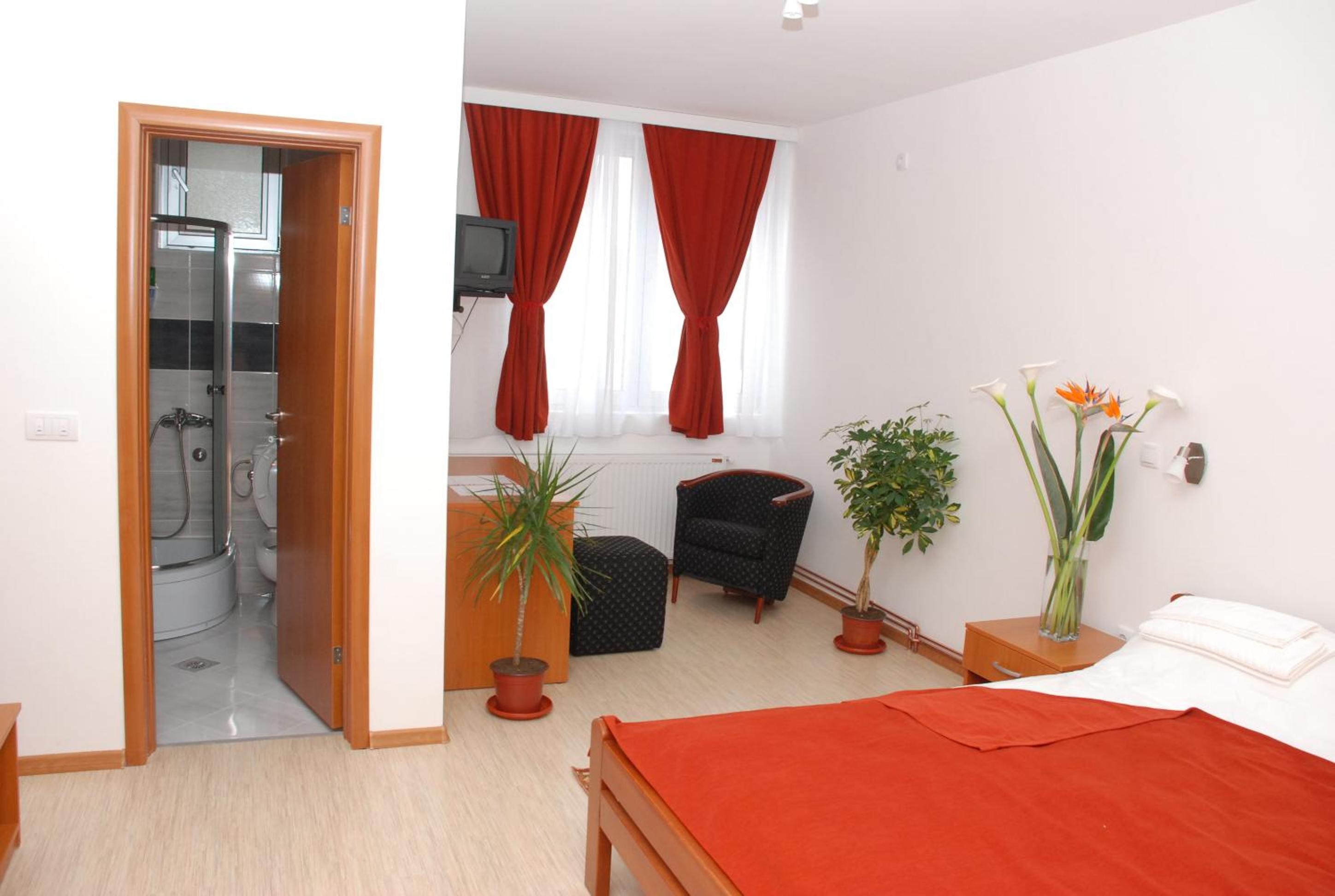 Double or Twin Room photo 1