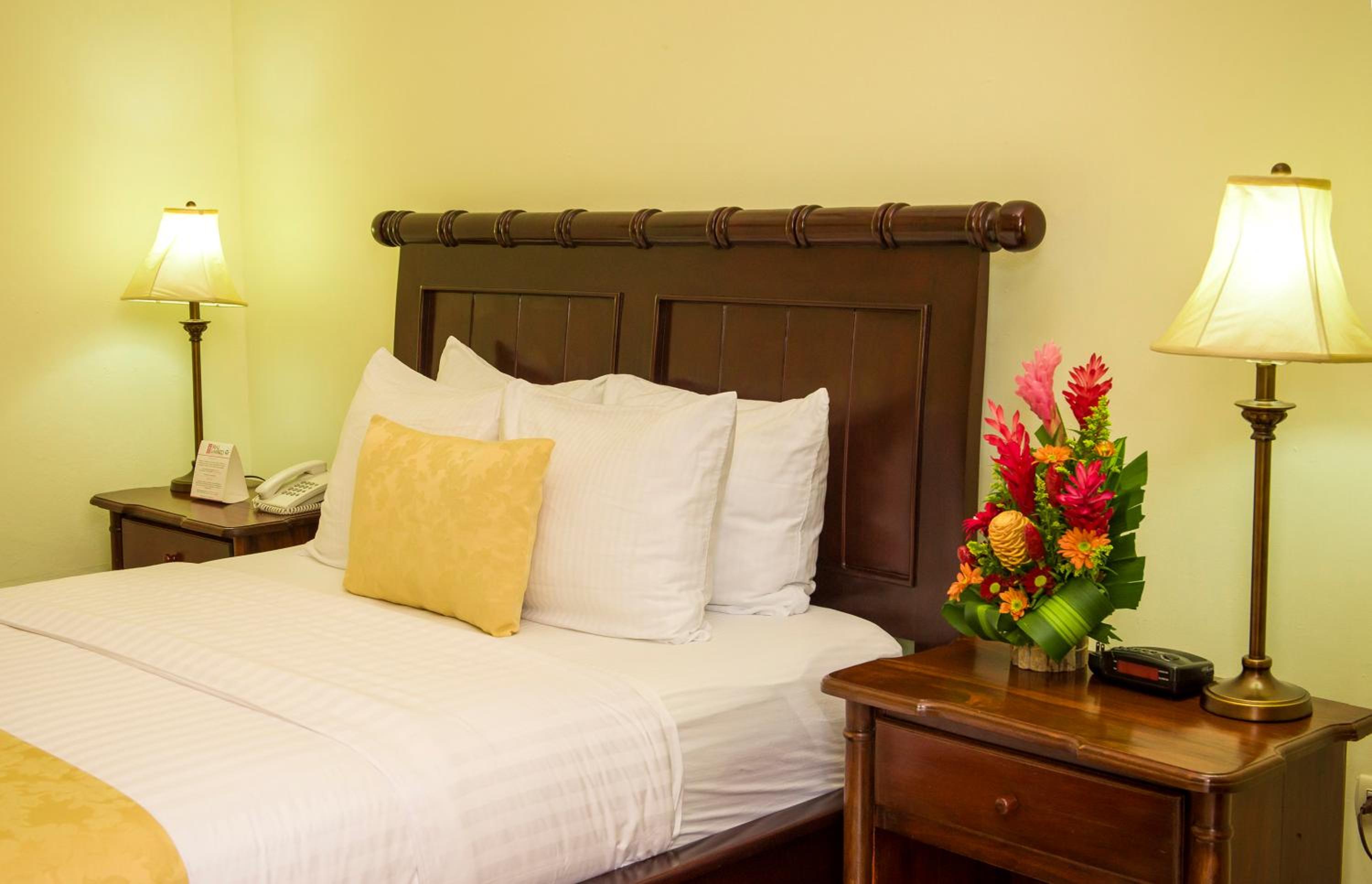 Standard Queen Room