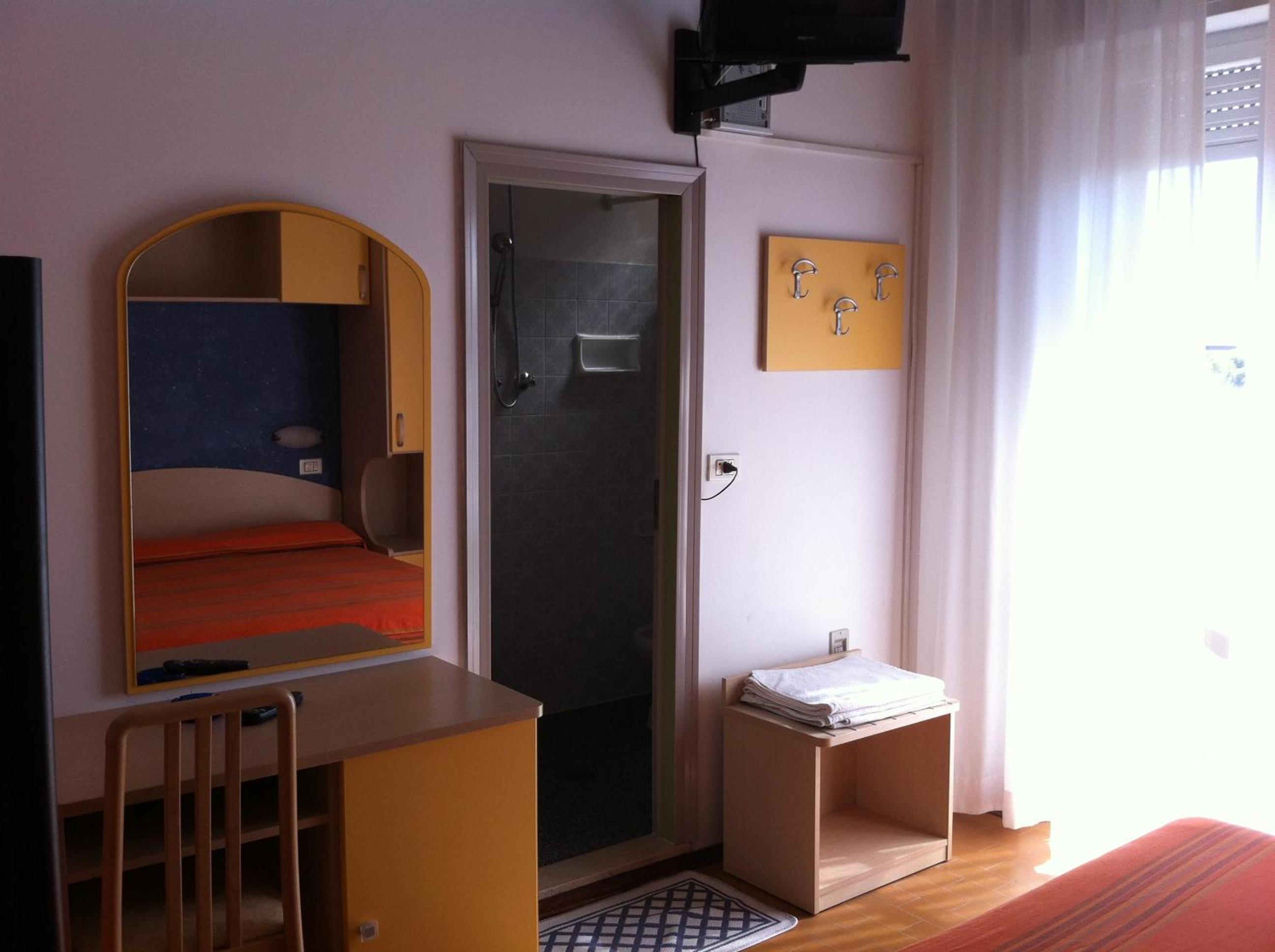 Economy Double or Twin Room - Photo 5