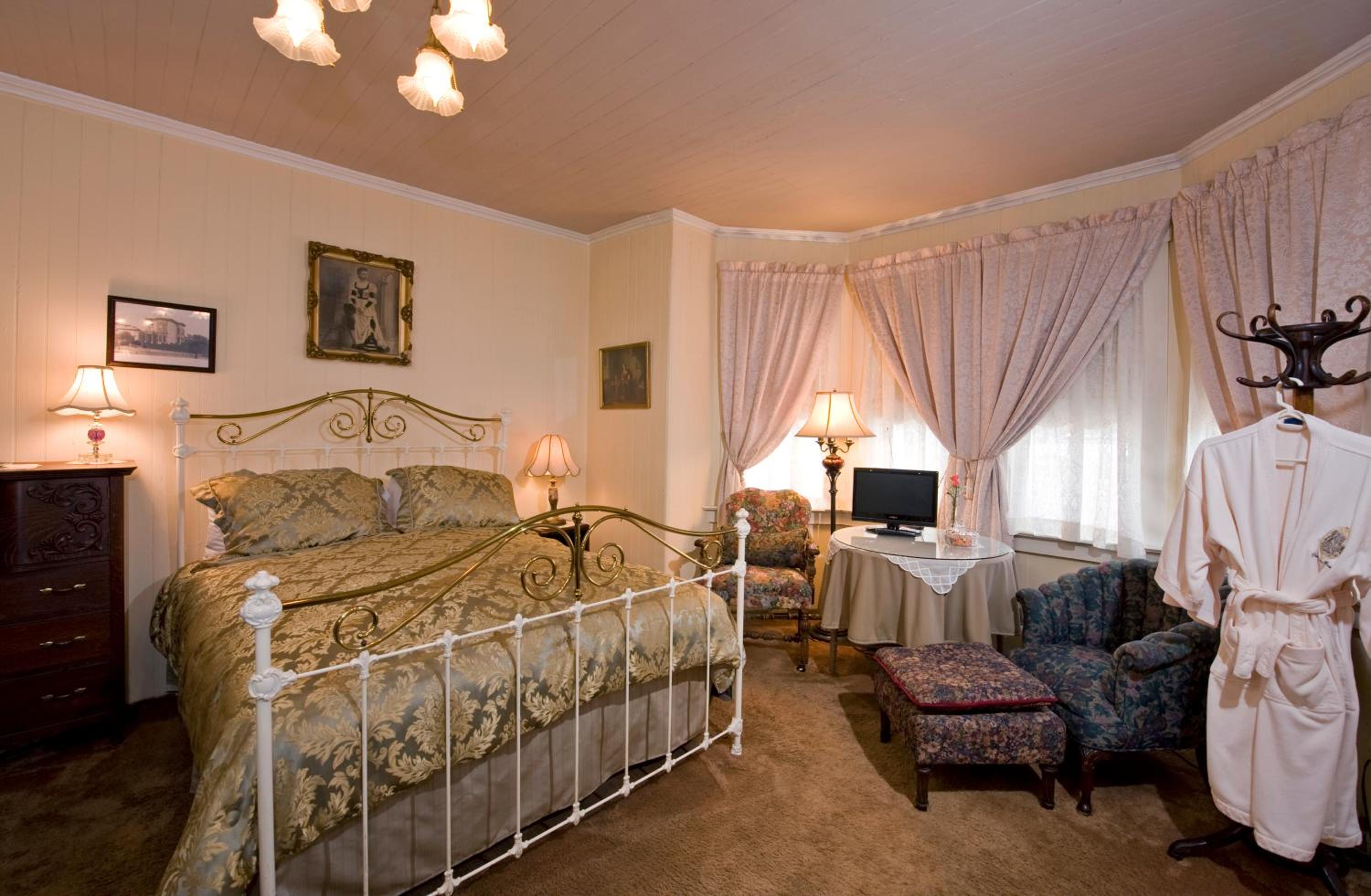 Queen Room
