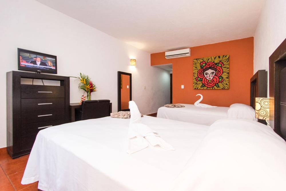 Double Room with Two Double Beds photo 3