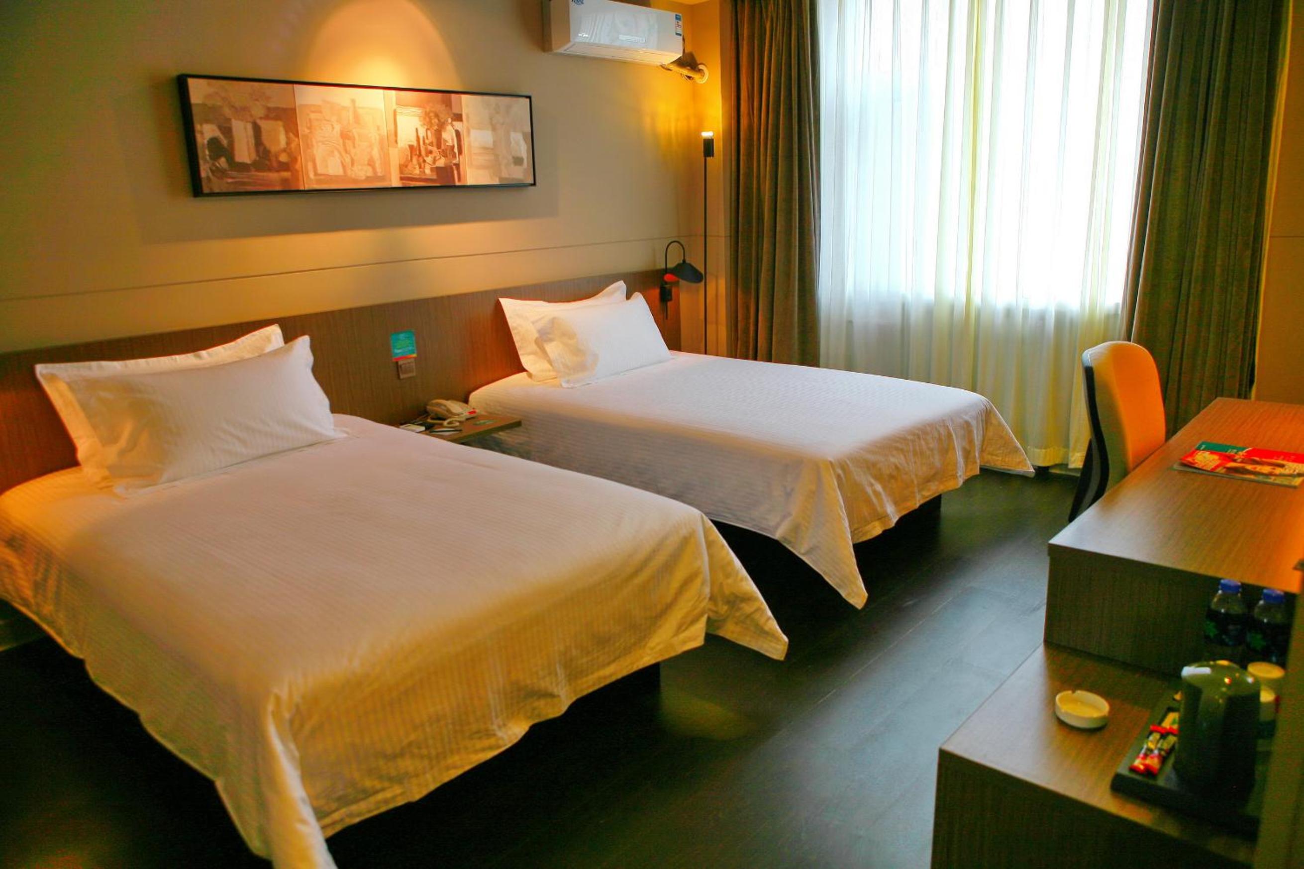 Business Twin Room A photo 3