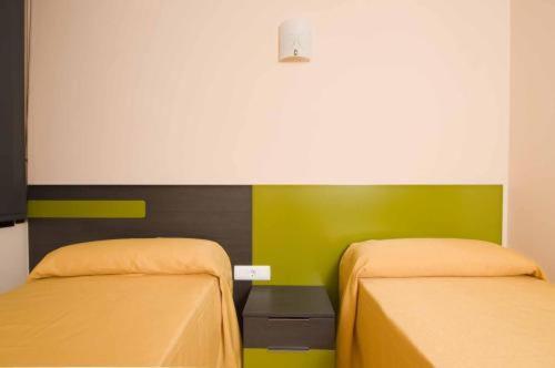 Twin Room (1 - 2 Adults) - Photo 3