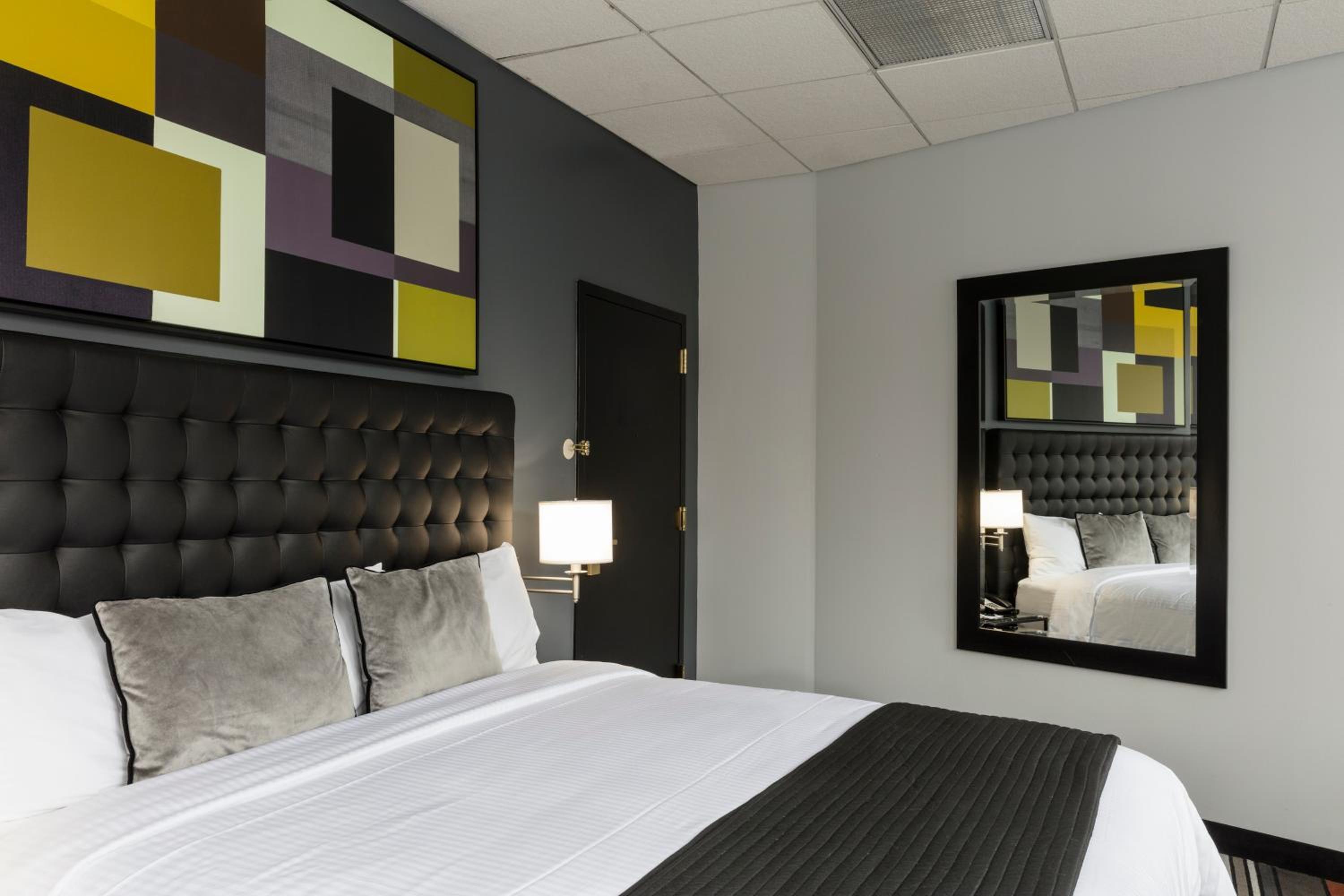 Superior Room With King Bed photo 2