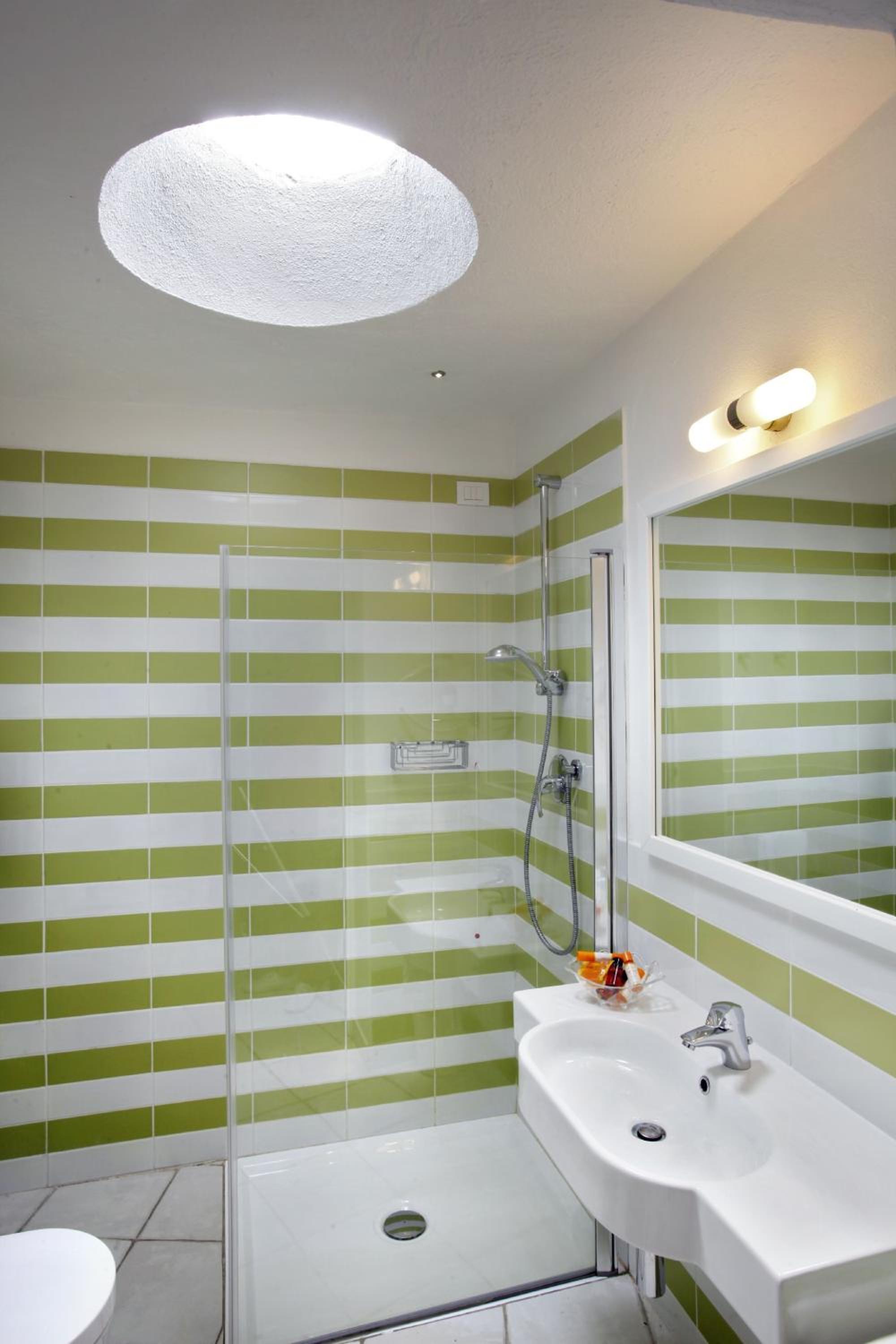 Standard Double Room - Photo 7