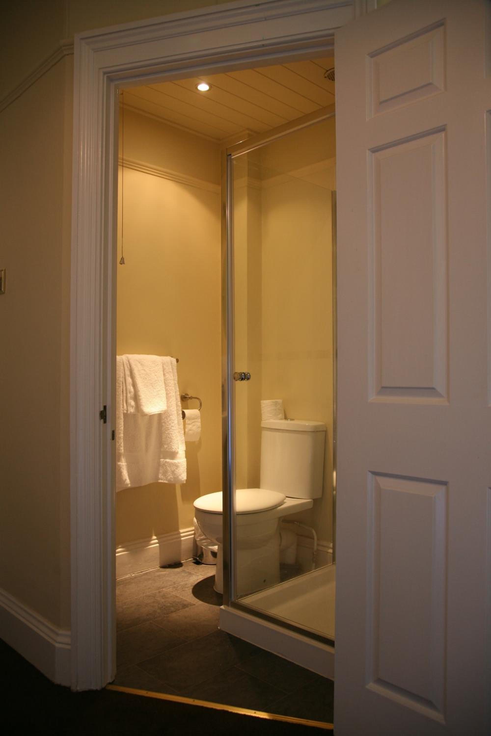 Twin Room with Private External Bathroom photo 3