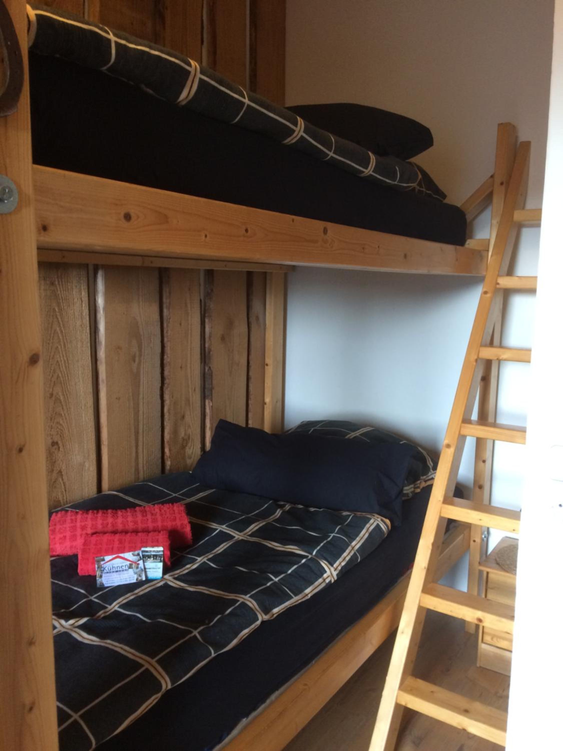 Twin Room with Shared Bathroom photo 1