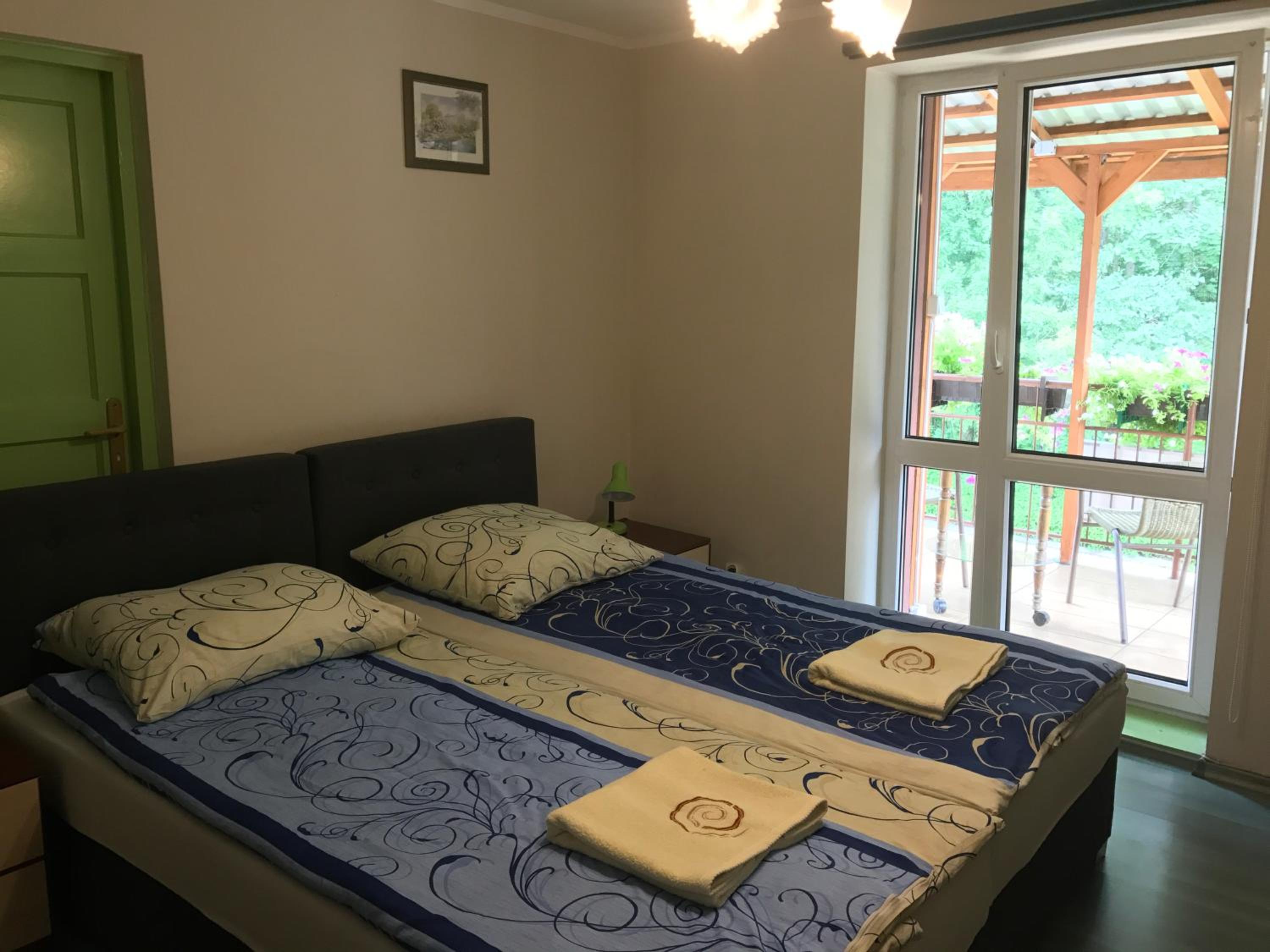 Double Room - Photo 8