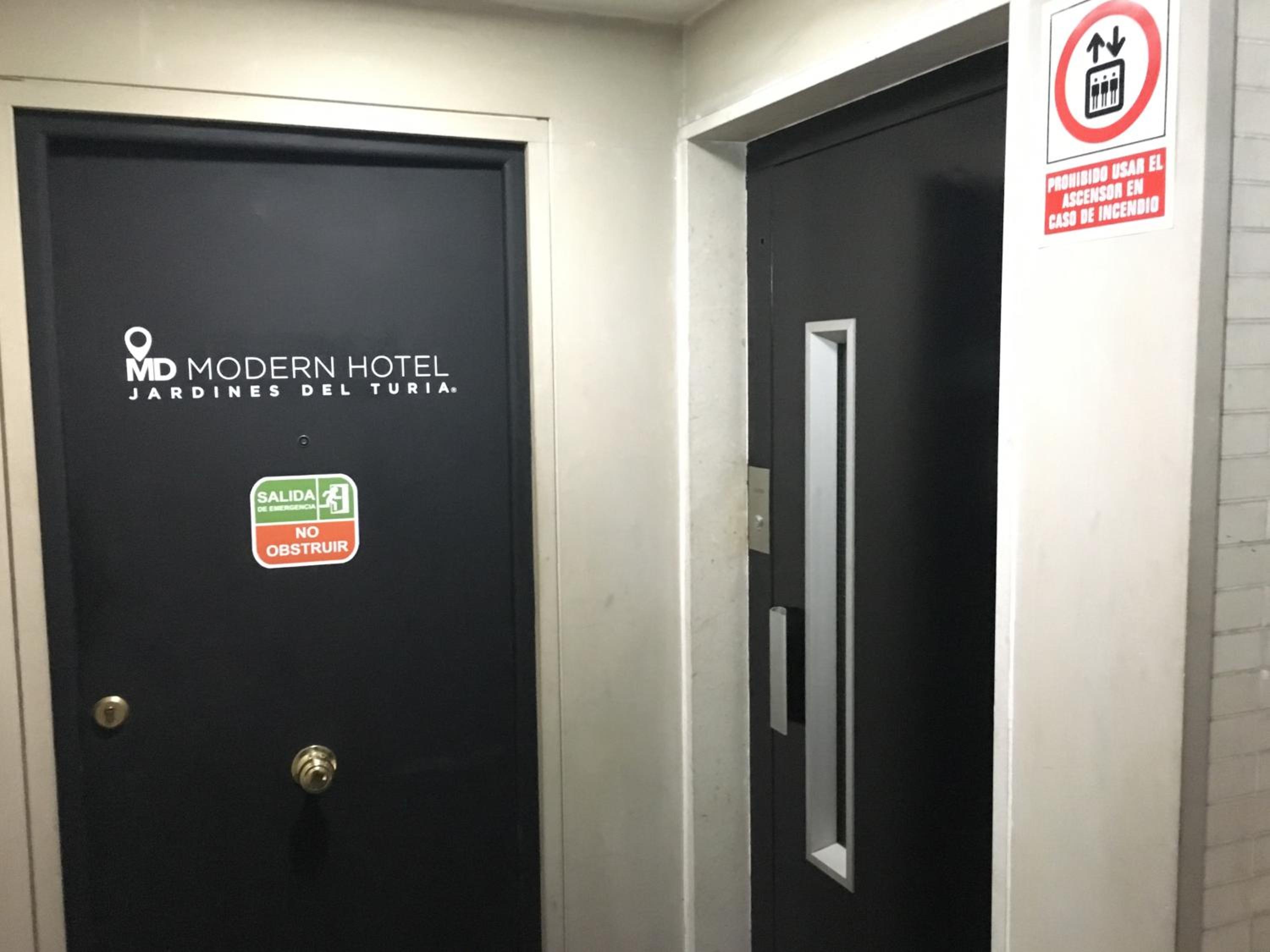 Twin Room - Photo 76