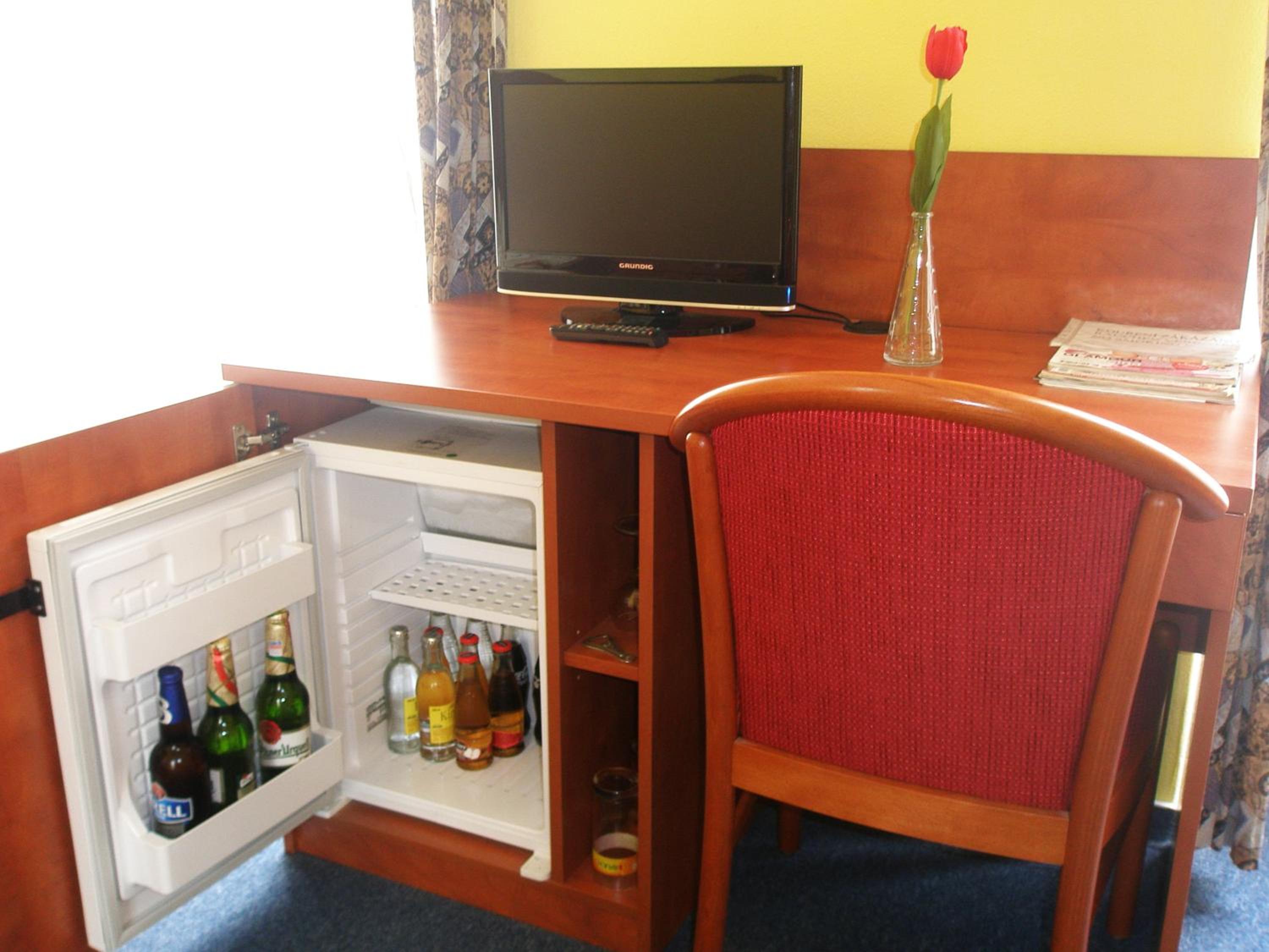 Standard Double or Twin Room - Photo 10