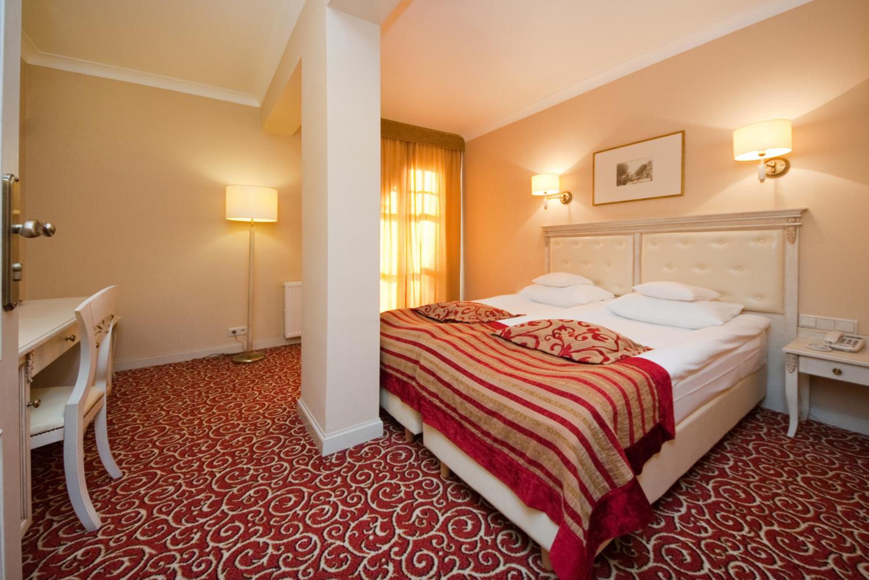 Family Suite (Building A) - Photo 3