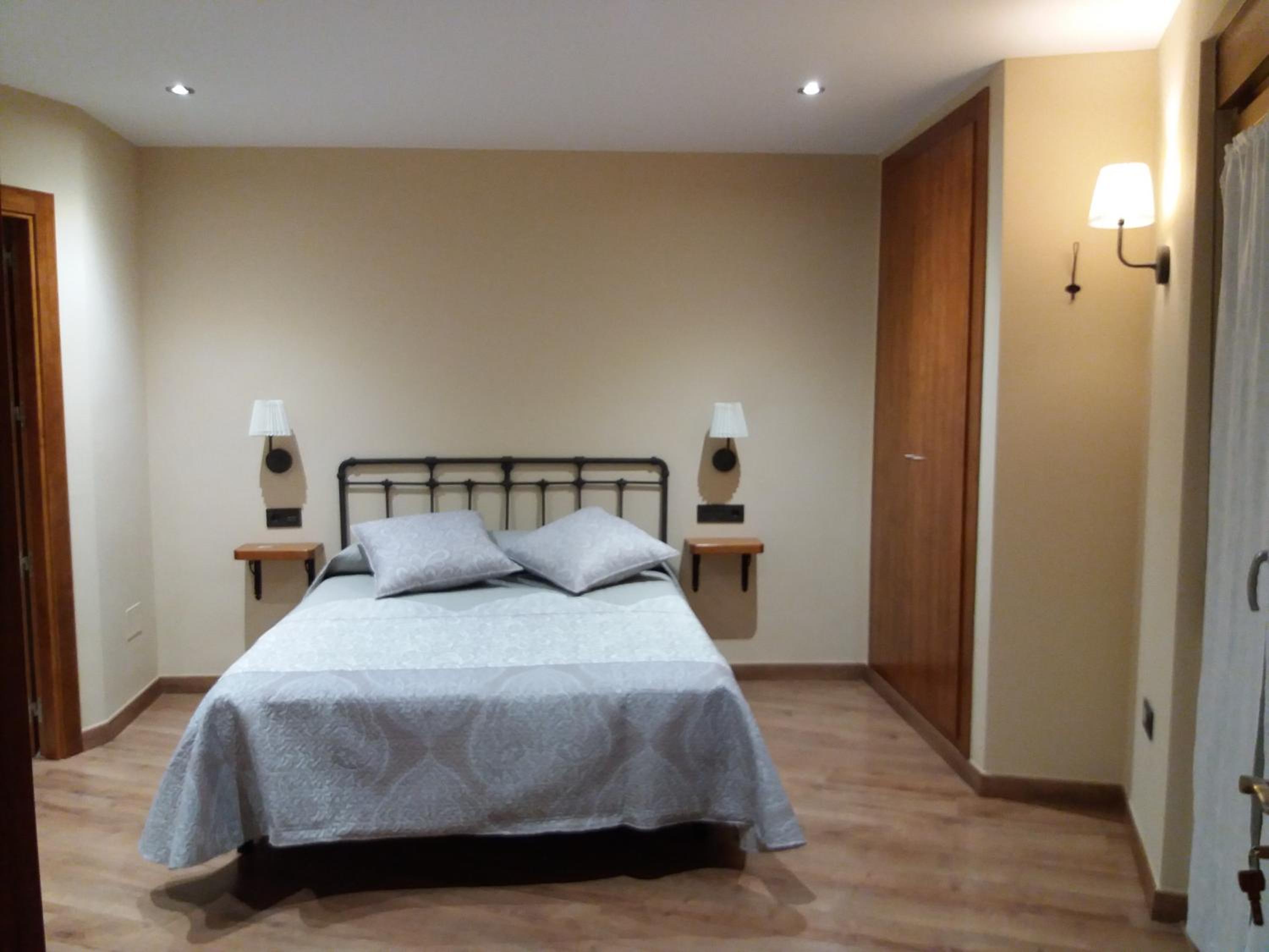 Four-Bedroom House - Photo 3