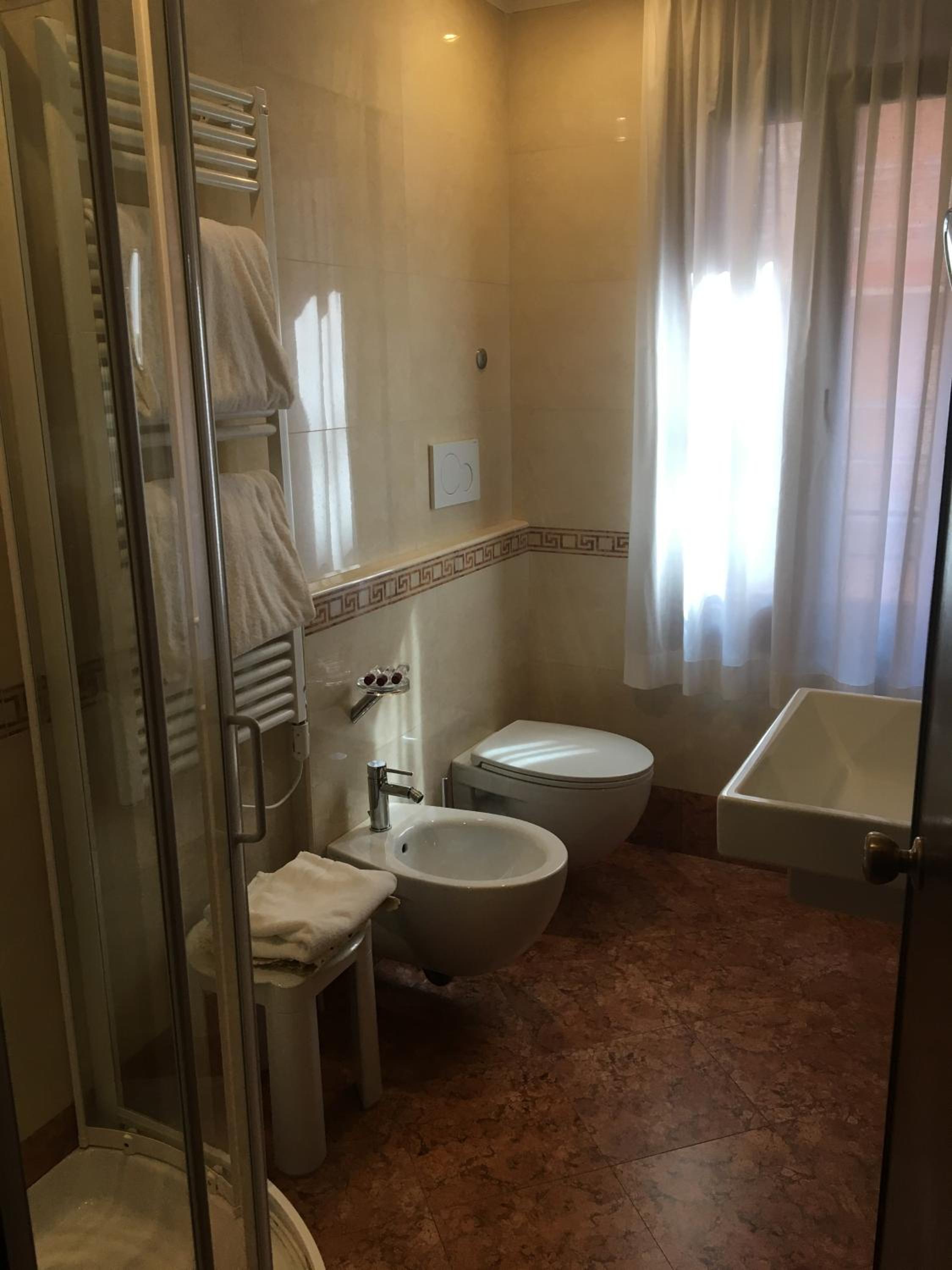 Single Room photo 3