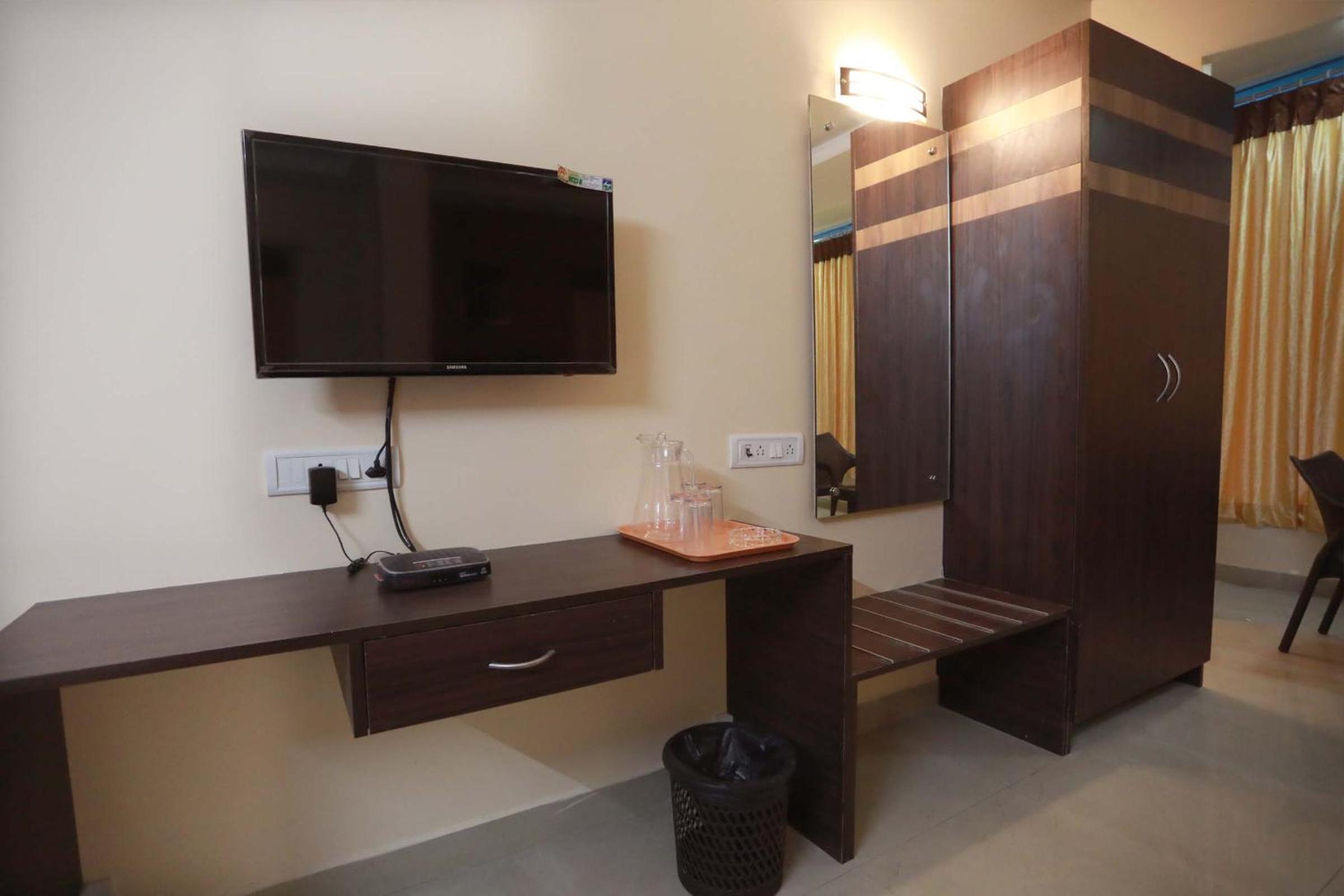 Deluxe Family Room - Photo 11