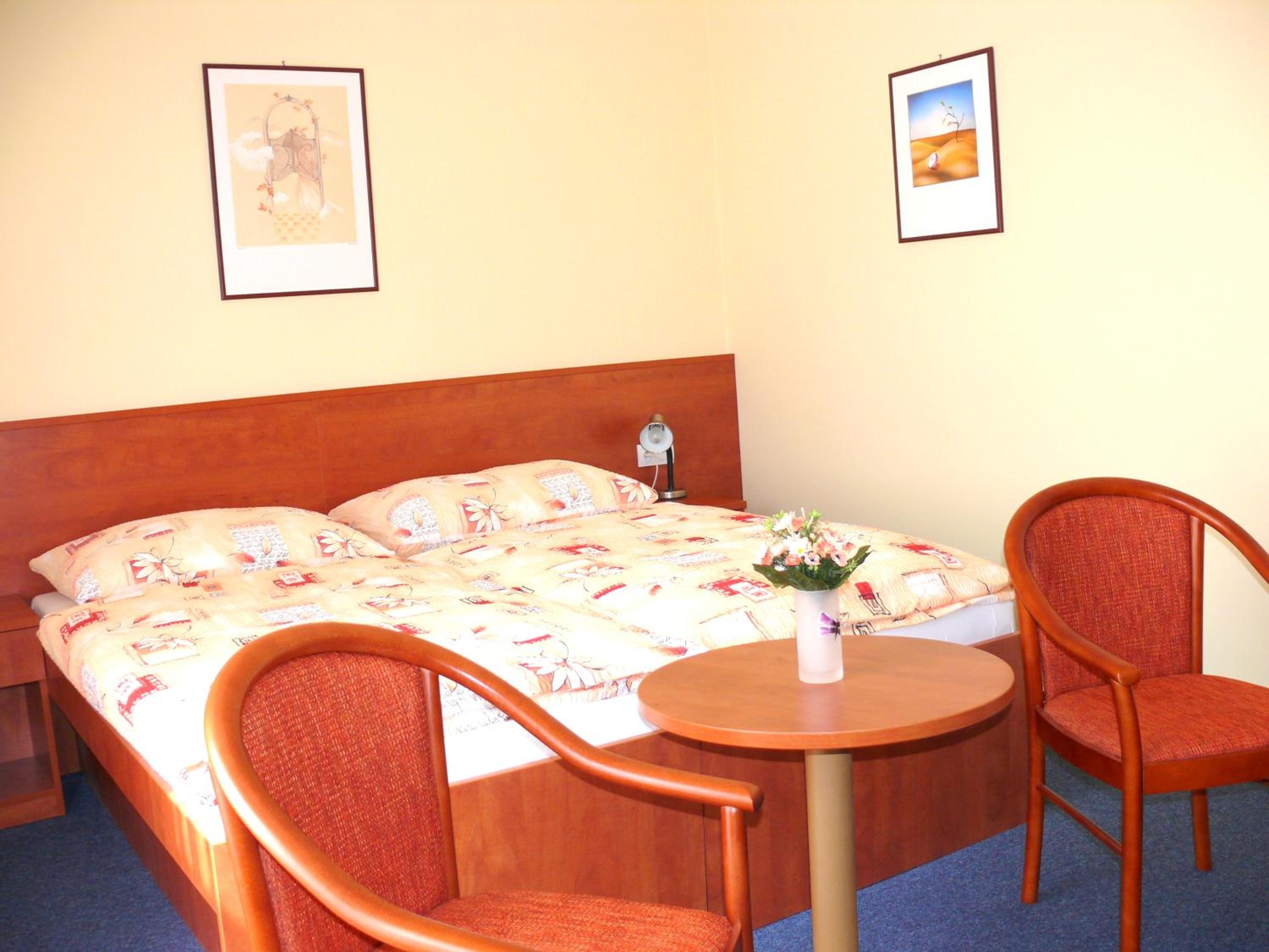 Standard Double or Twin Room - Photo 6