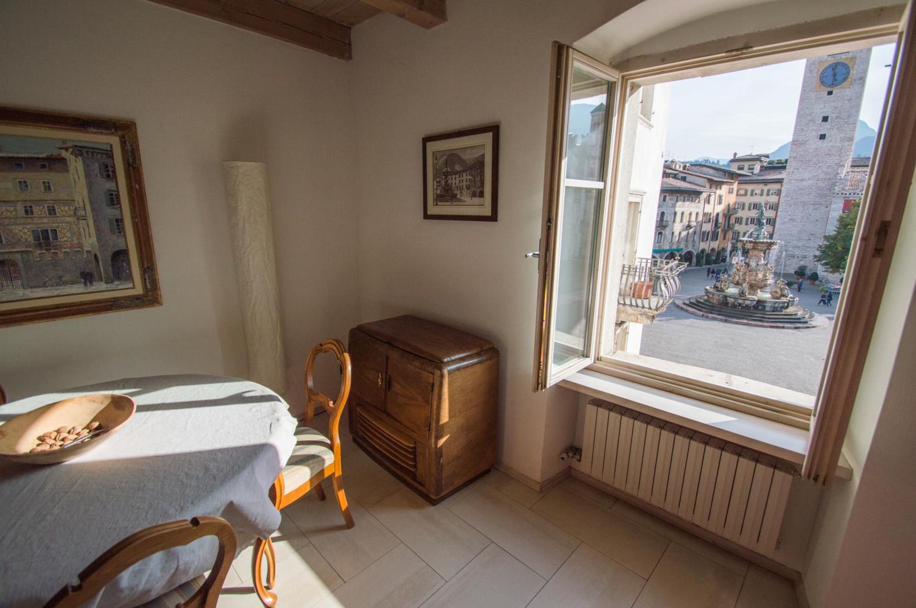 Double or Twin Room with Private External Bathroom - Photo 14