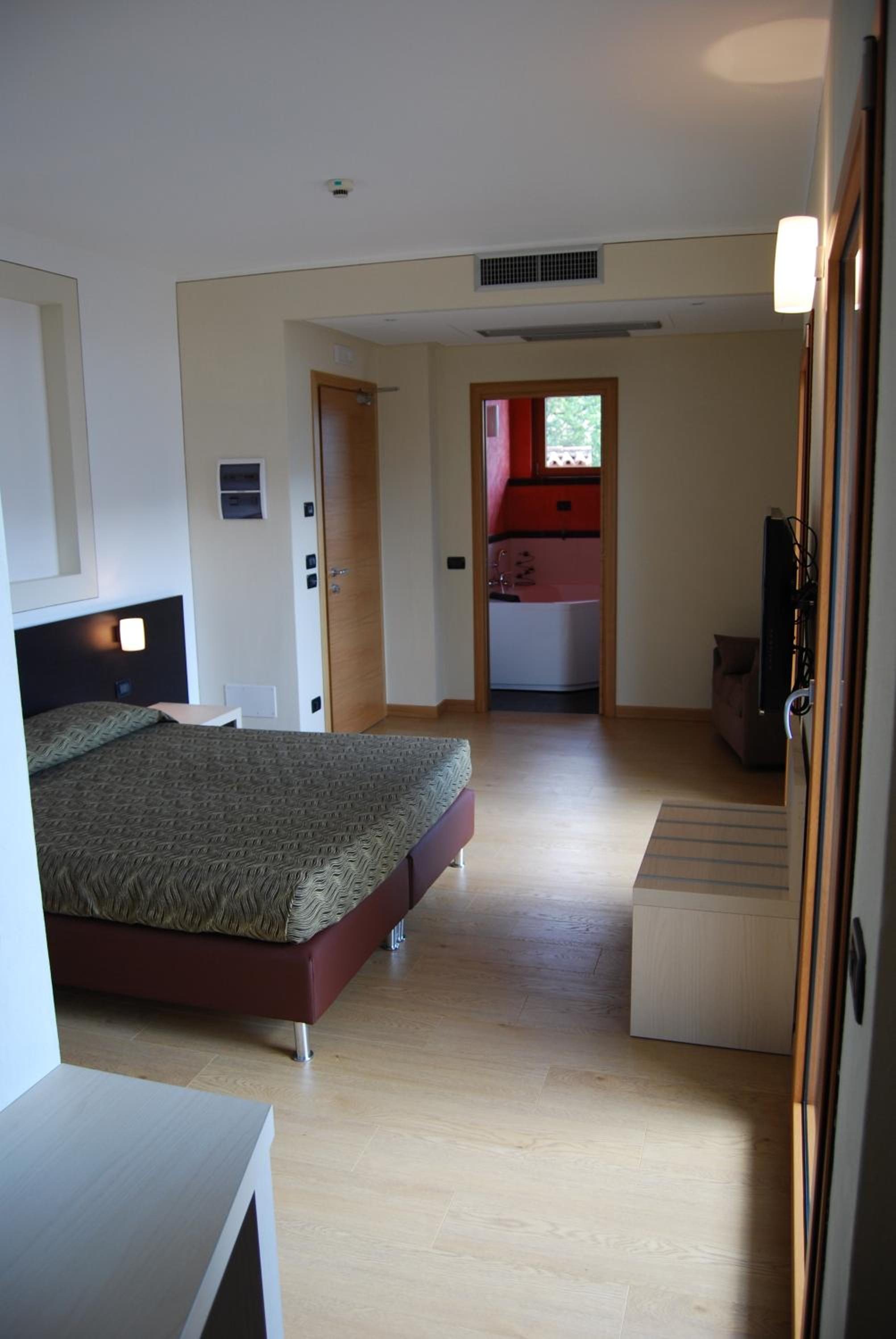 Superior Double Room with Lake View photo 3