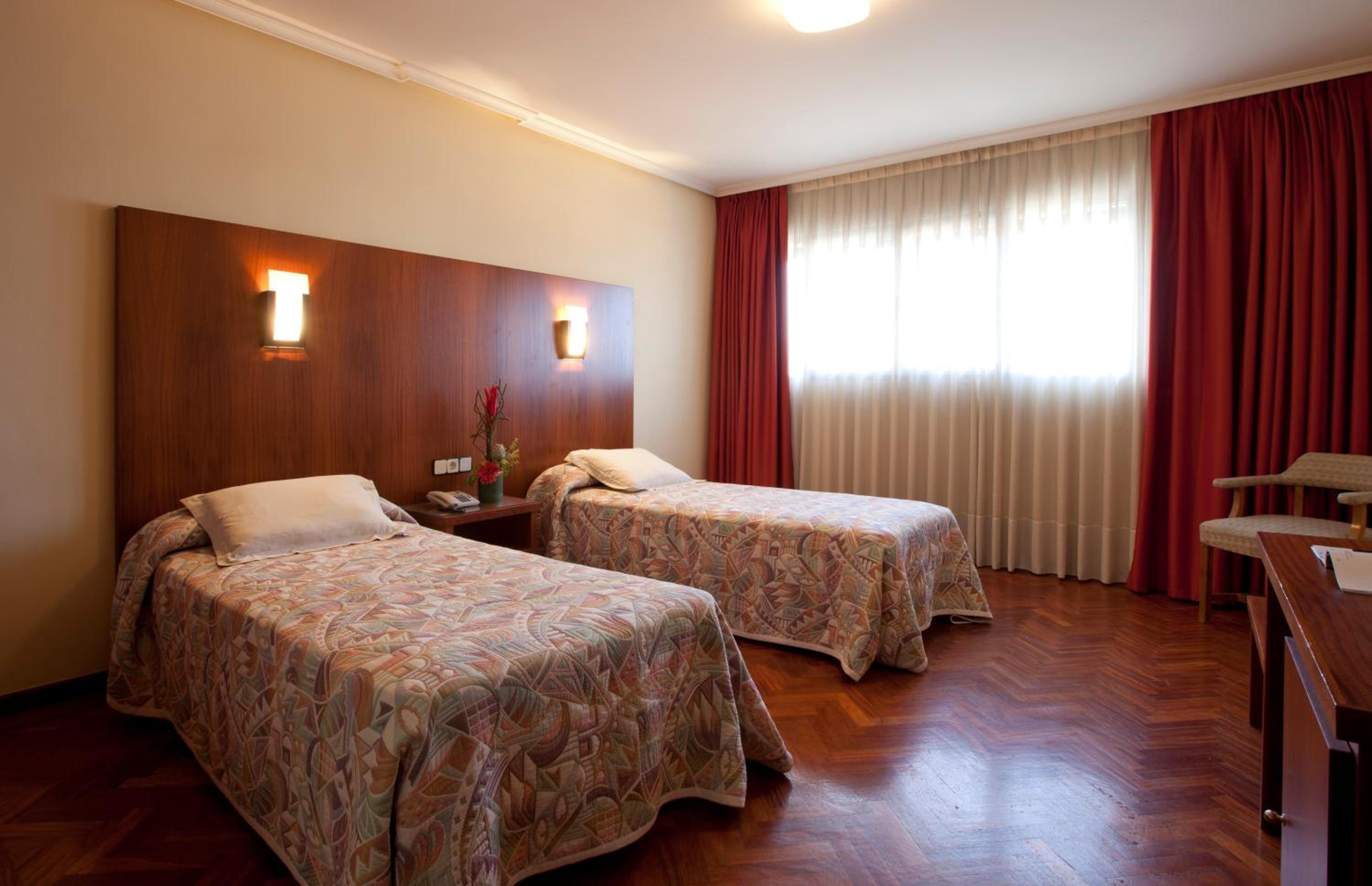 Standard Double or Twin Room - Photo 3