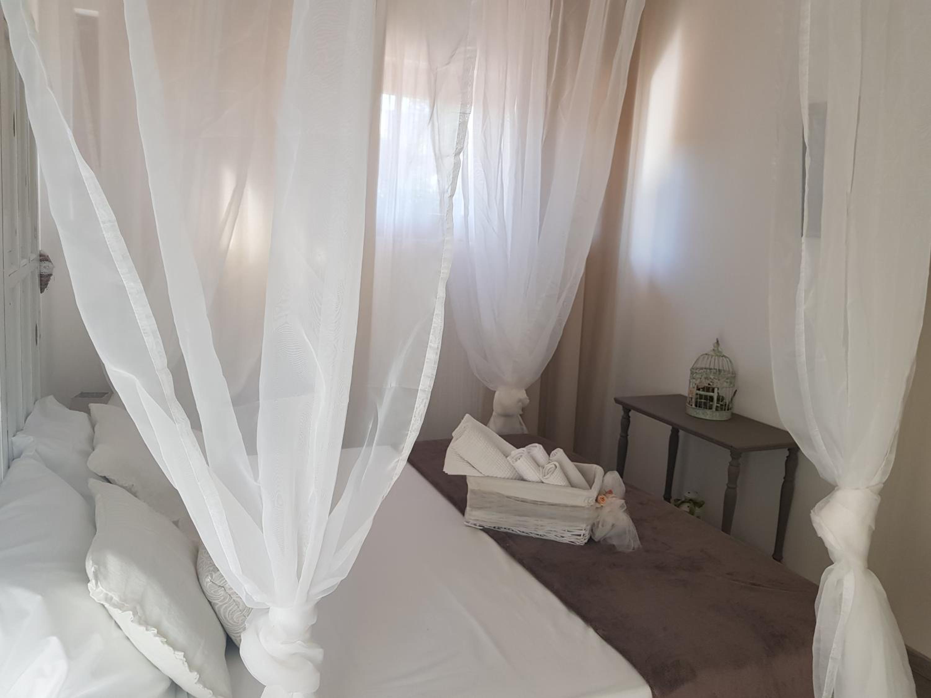 Standard Double Room - Photo 2