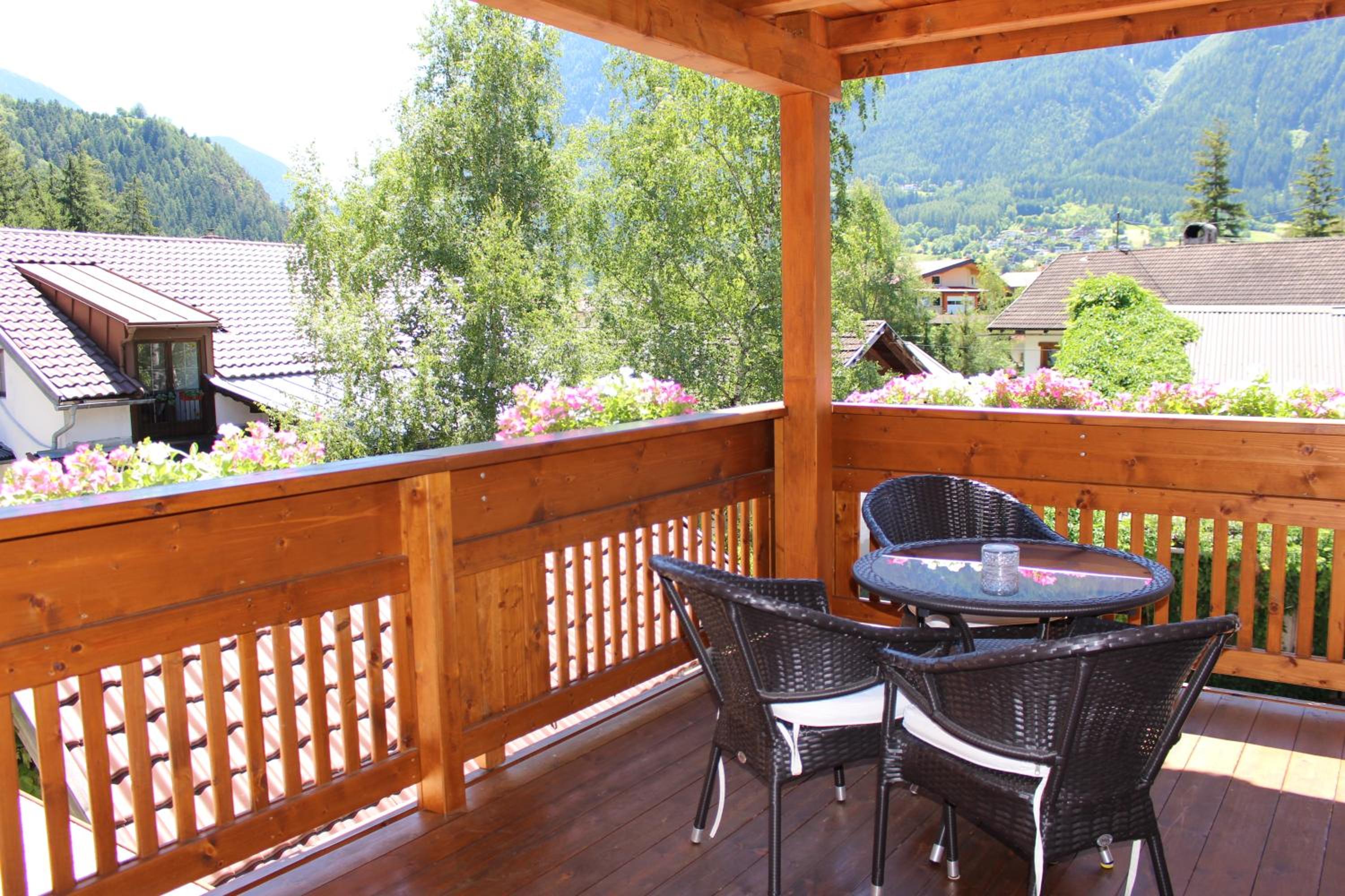 Large Double Room with Balcony photo 3