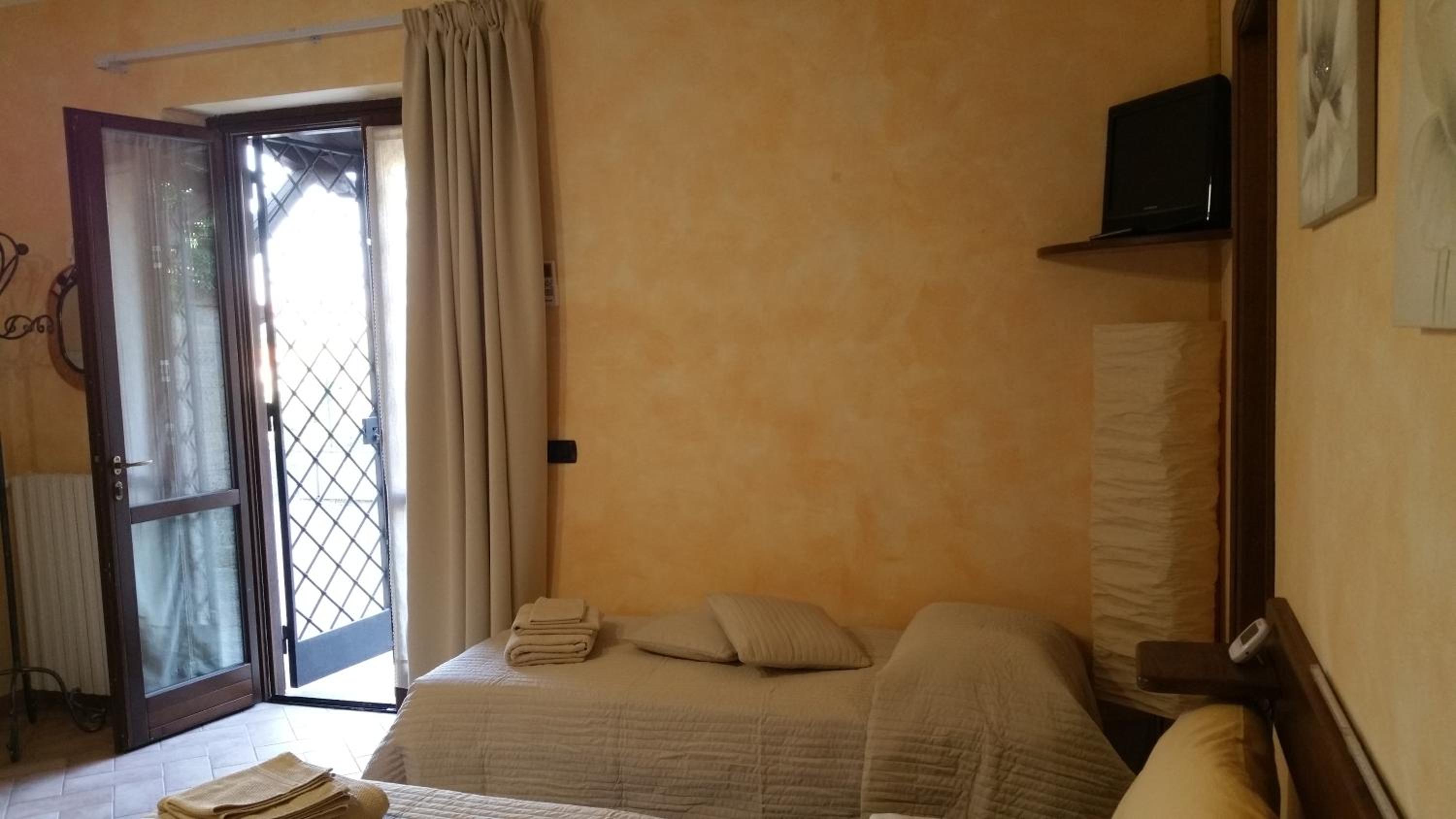 Double Room with Extra Bed - Photo 3
