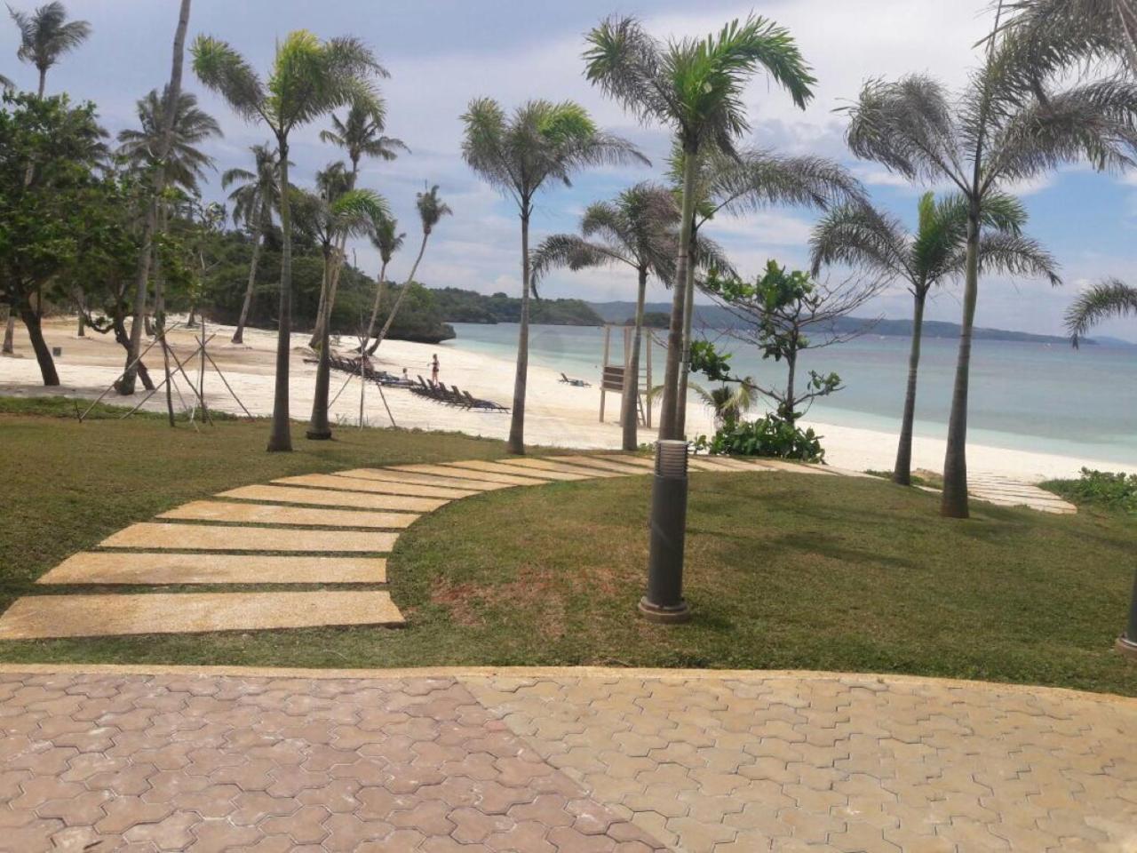 Apartment with Side Sea View - Photo 6