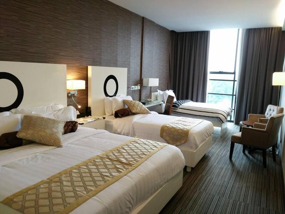 Deluxe Family Room - Photo 1