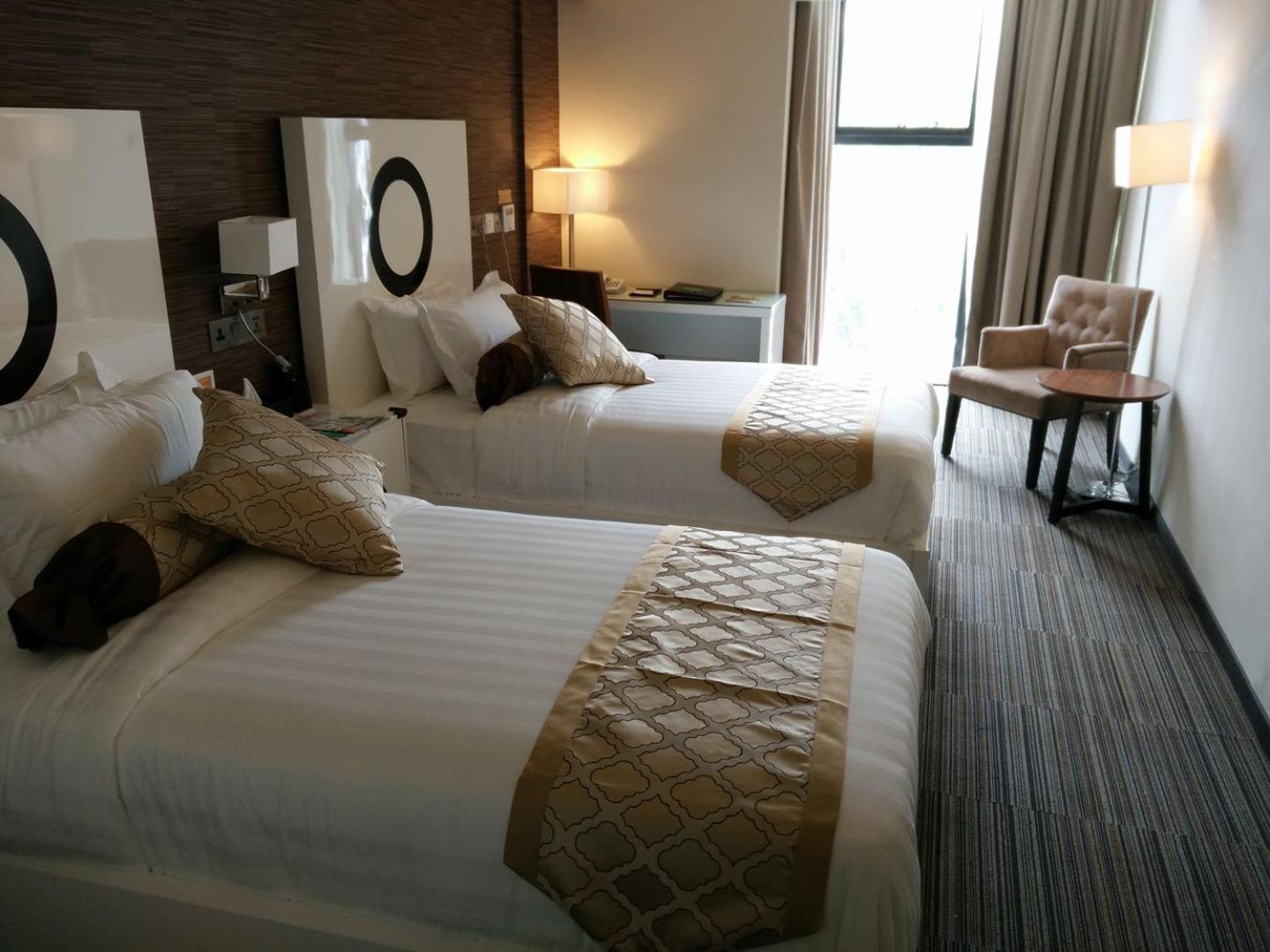 Premier Twin Room - Photo 1