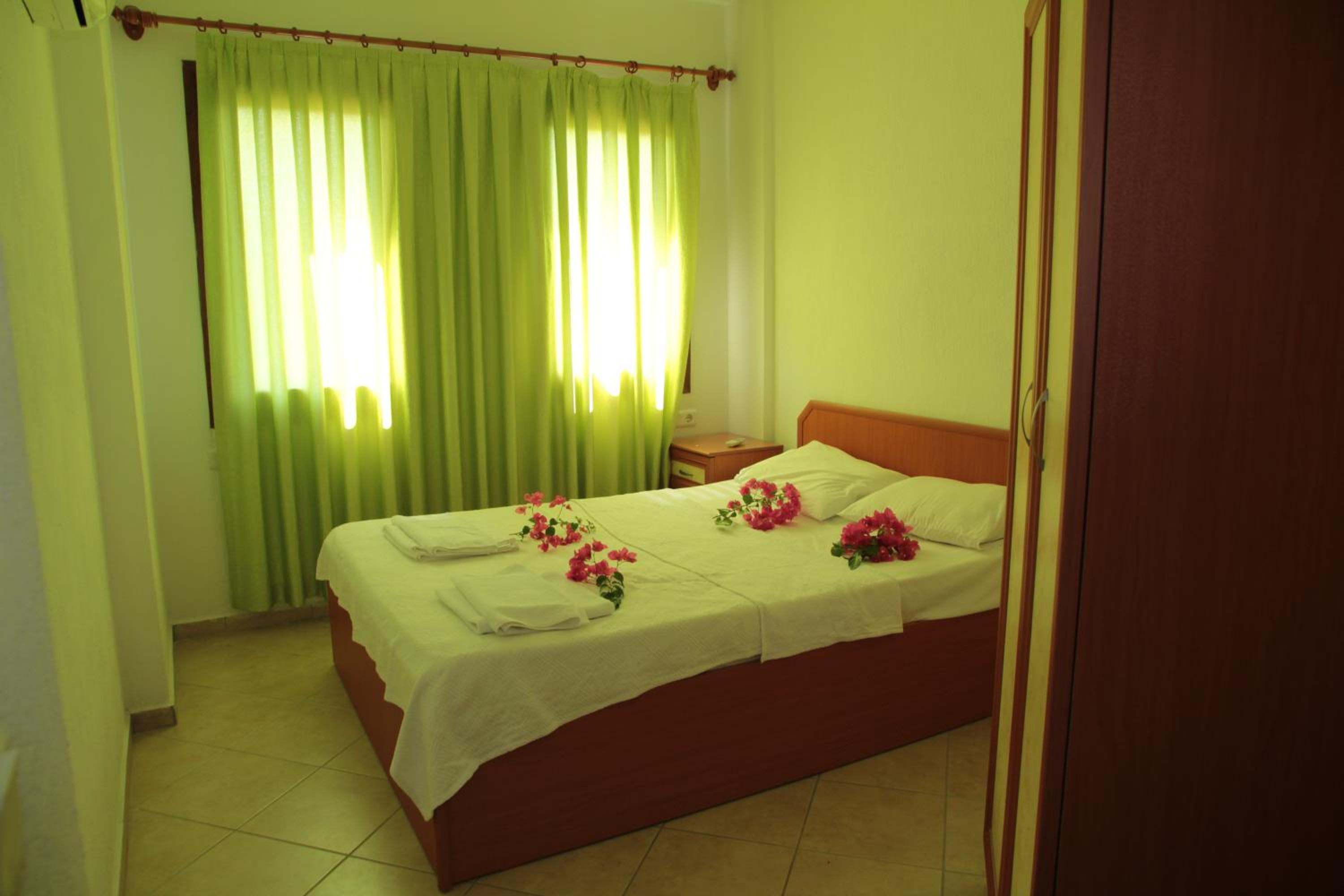 One-Bedroom Apartment (3 Adults) photo 1