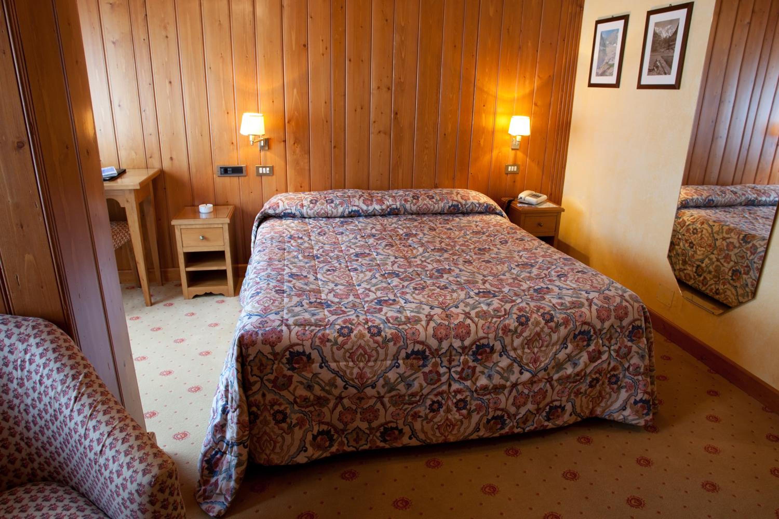 Double Room - Photo 2