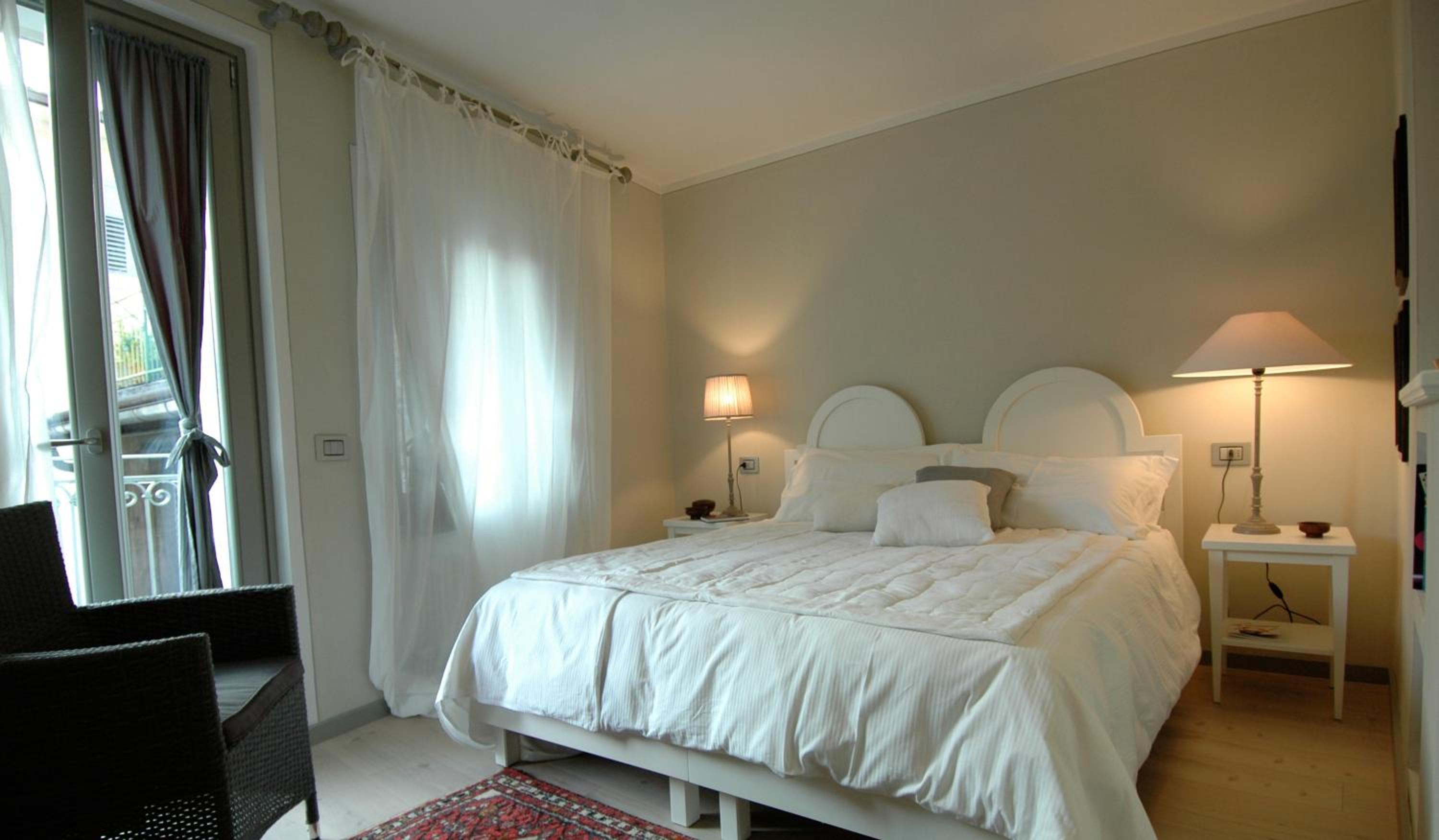 Suite with Balcony - Photo 3